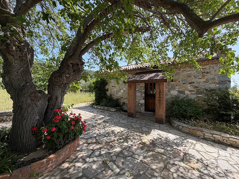 In a rural setting on a large plot, a traditional style Villa near Kusadasi – TC1994