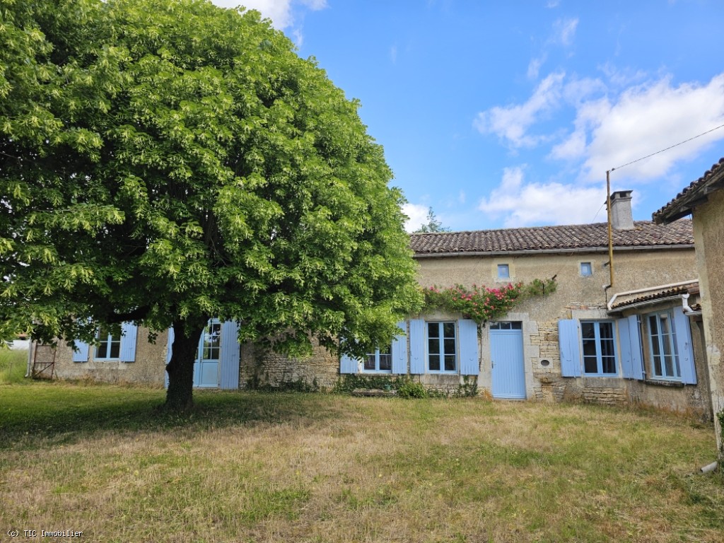 House in Chaunay, France – r7500