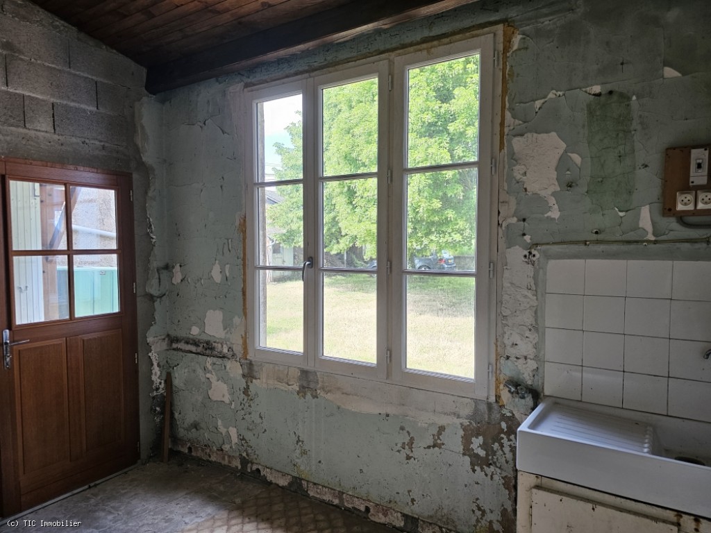 House in Chaunay, France – r7500