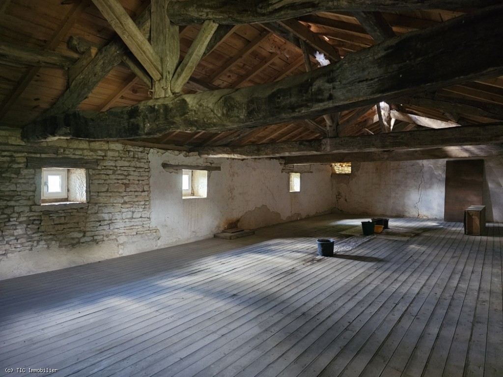 House in Chaunay, France – r7500