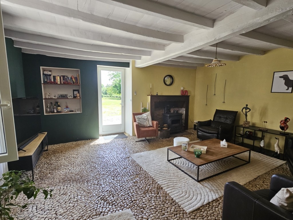 1 bedroom House in Saint-Claud, France – r7494
