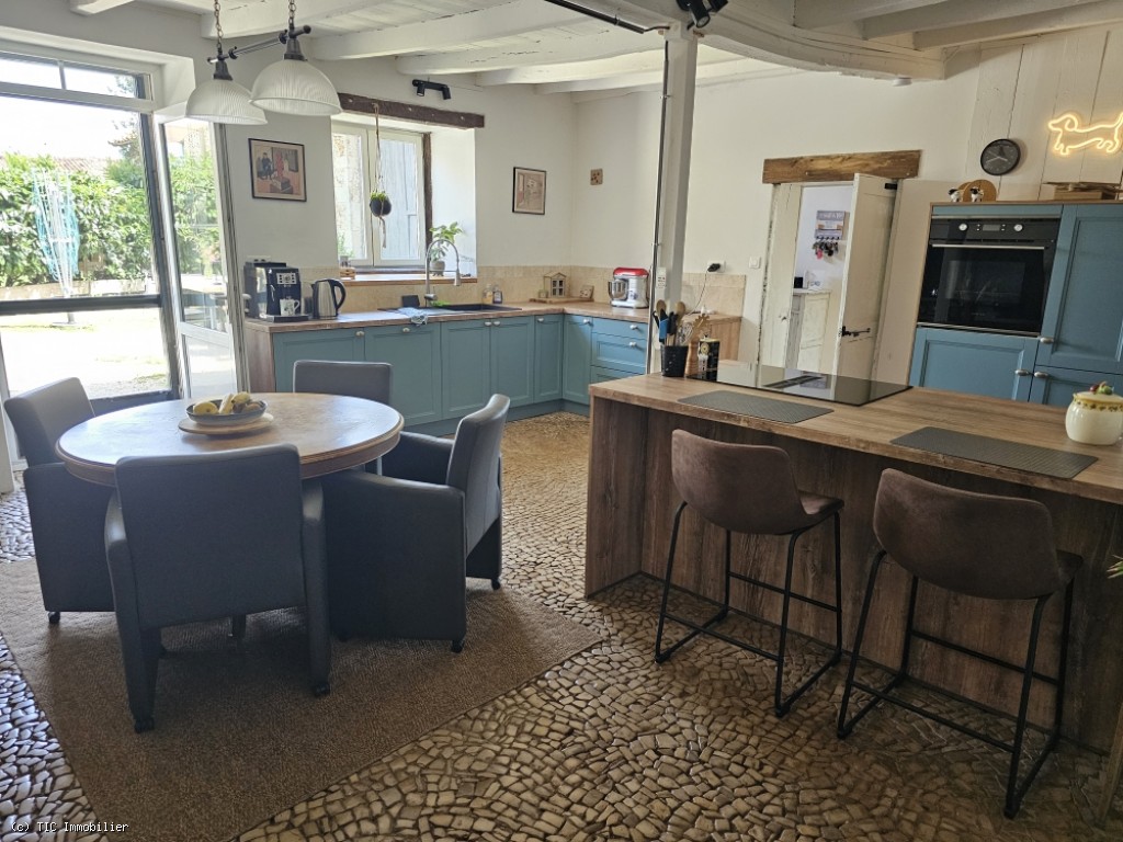 1 bedroom House in Saint-Claud, France – r7494
