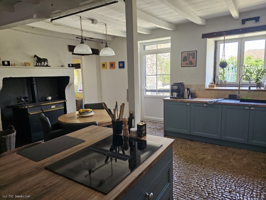 1 bedroom House in Saint-Claud, France – r7494