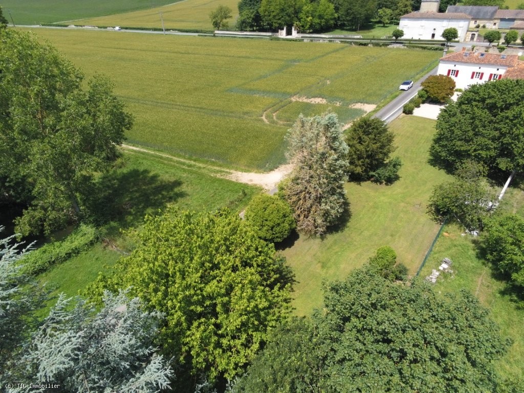 4 bedroom House in Aigre, France – r7492