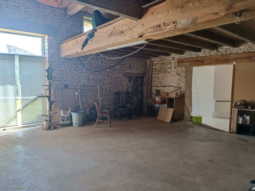 3 bedroom House in Aunac, France – r7486