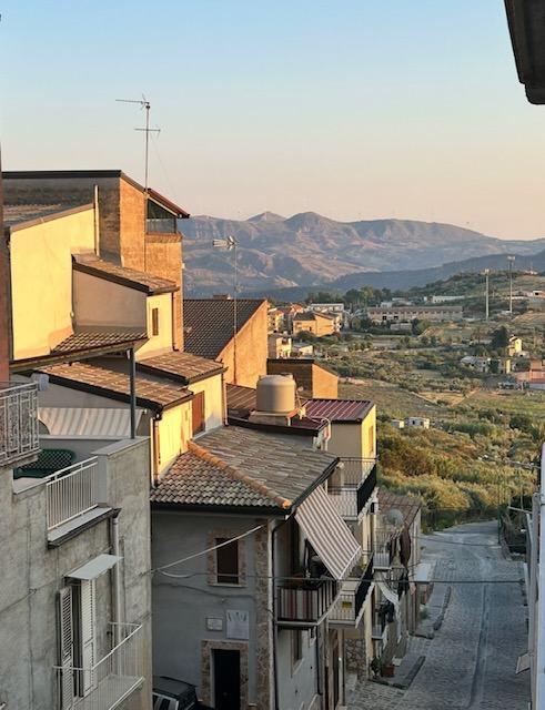 Panoramic Townhouse in Sicily – Casa Montalbano Salita Martiri 16 Marzo