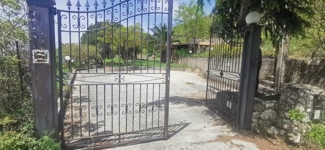 Villa and land in Sicily – Villa Farulla Santo Stefano