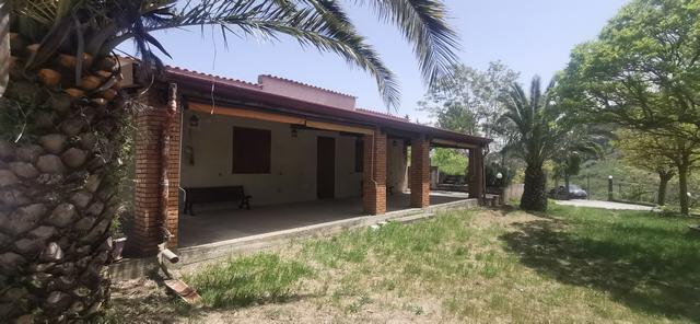 Villa and land in Sicily – Villa Farulla Santo Stefano