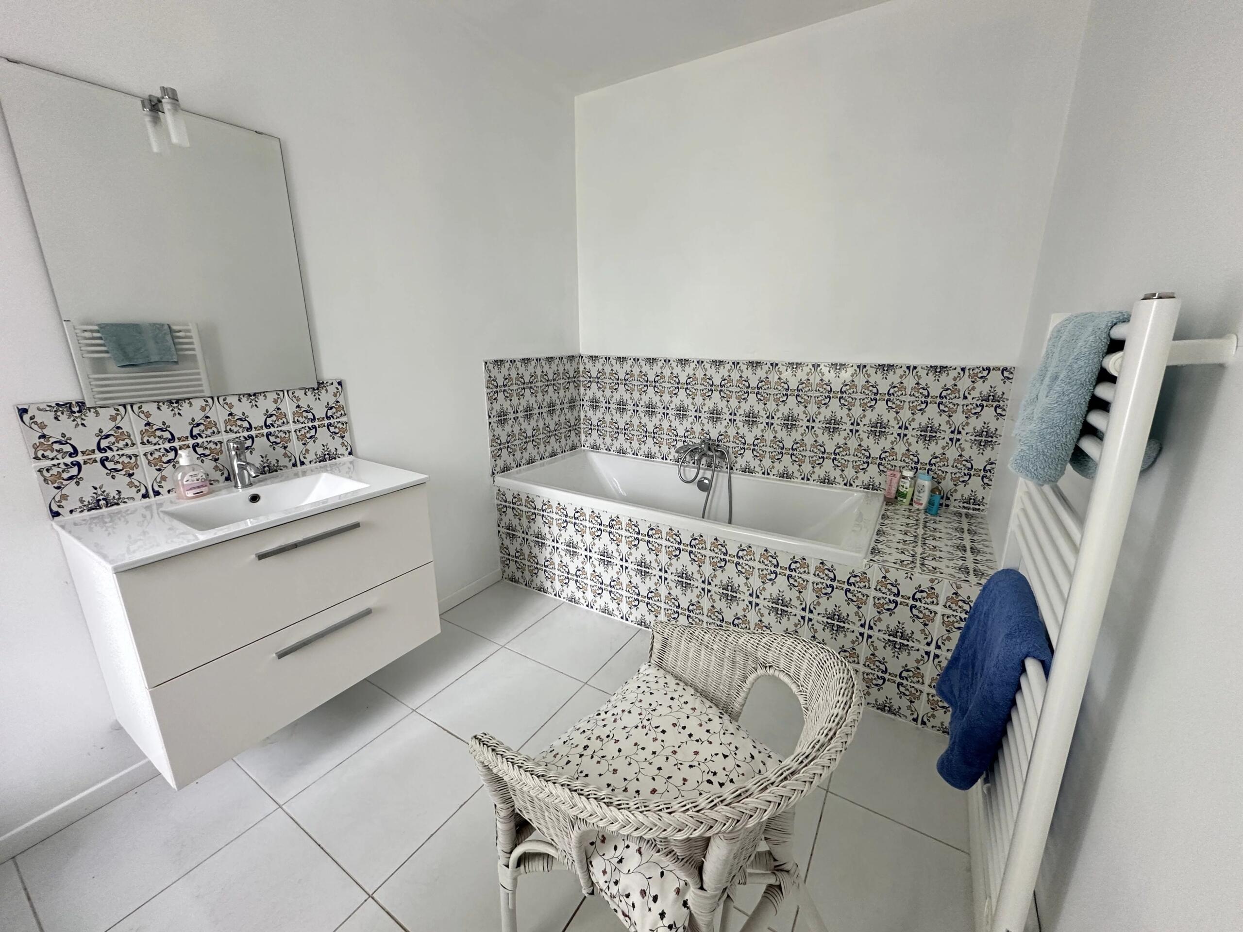 Lovely 5 bedroom riverside house with pool, guest house and annexe to renovate near Gensac, Aquitaine – France – BVI85320