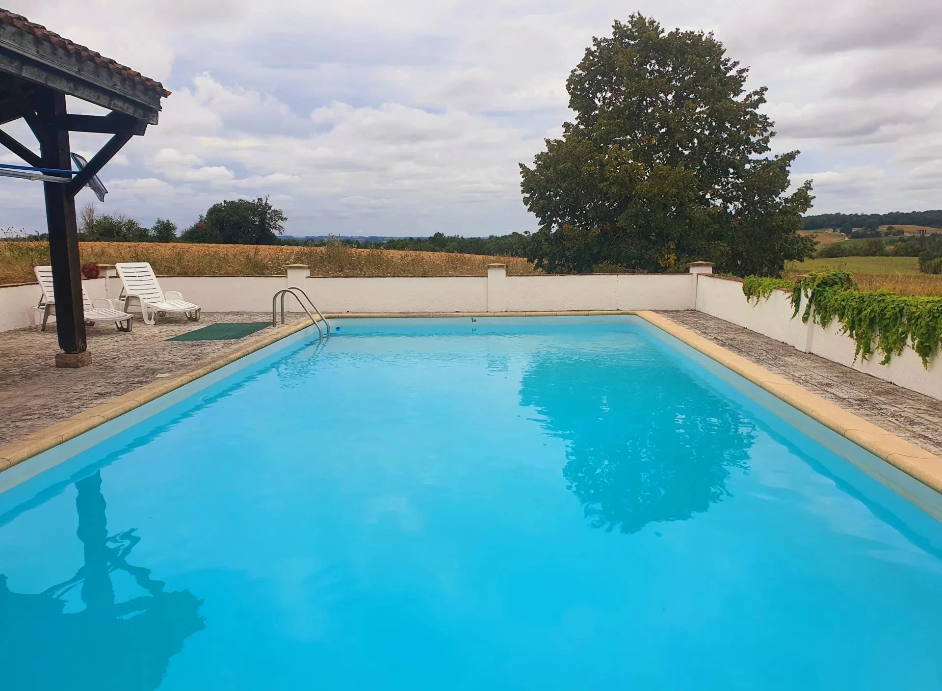Stone house, pool and barn conversion, Aquitaine – France – BVI85591