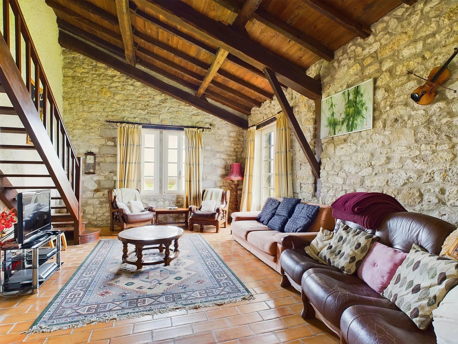Stone house, pool and barn conversion, Aquitaine – France – BVI85591