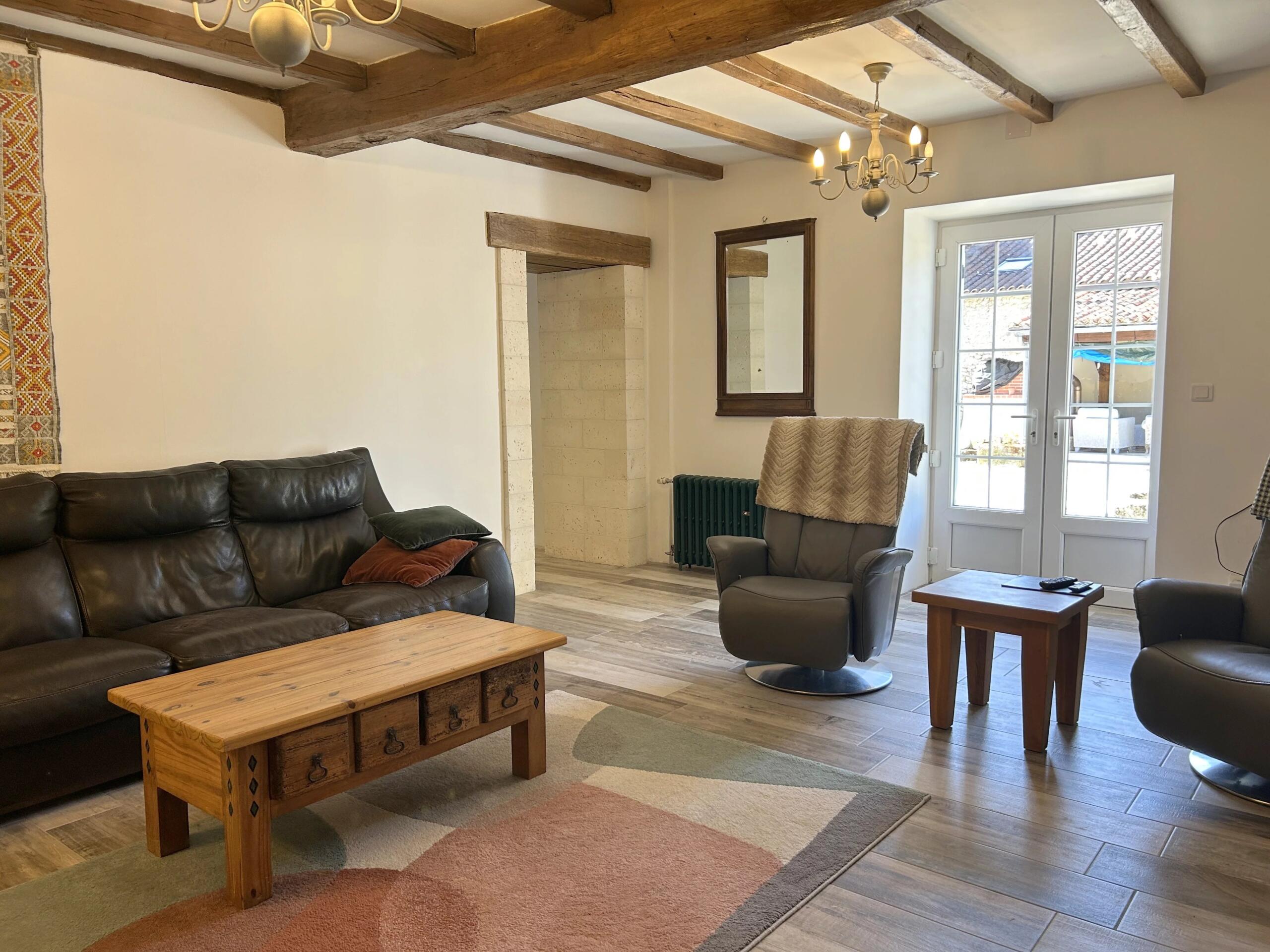 Character 4/5 bed detached residence with cottage to renovate, Aquitaine – France – BVI85775