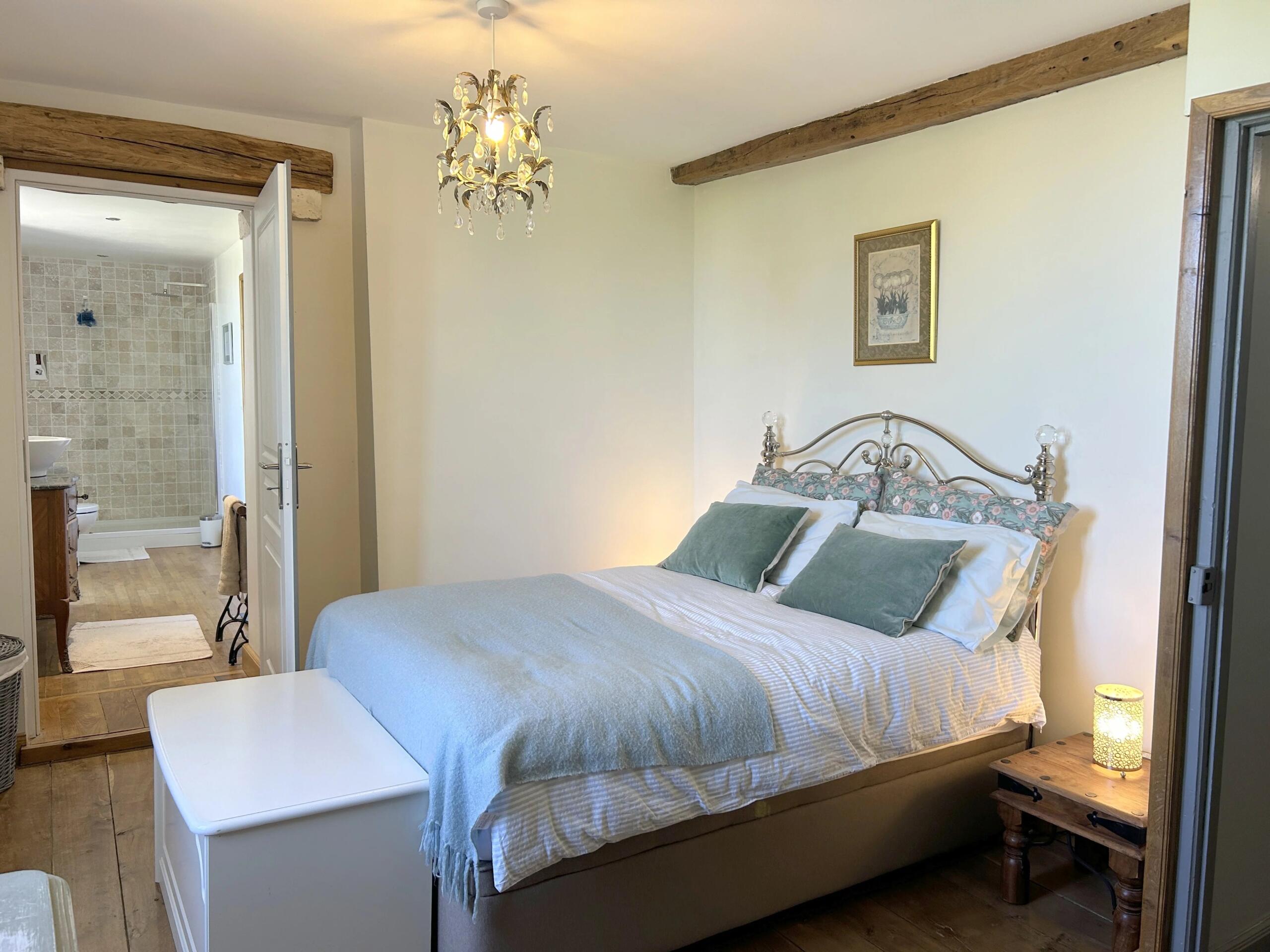 Character 4/5 bed detached residence with cottage to renovate, Aquitaine – France – BVI85775