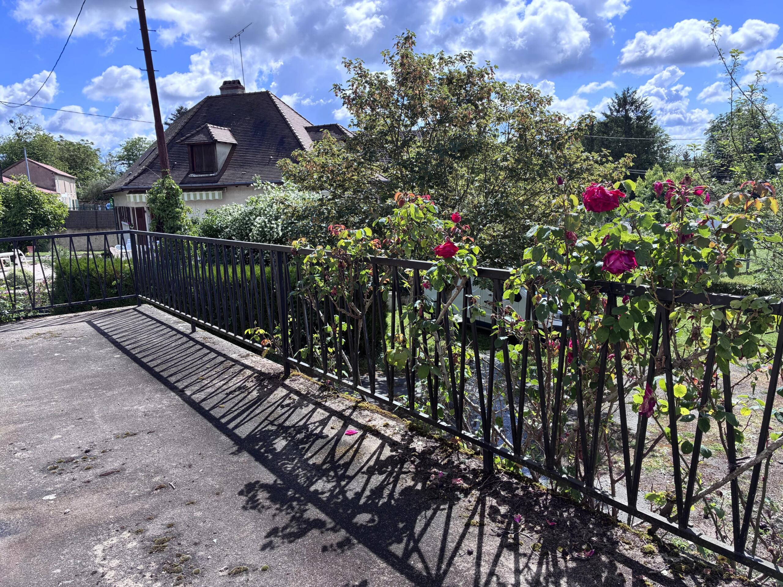 Small pretty village house, walking distance to village amenities, Poitou-Charentes – France – BVI85550