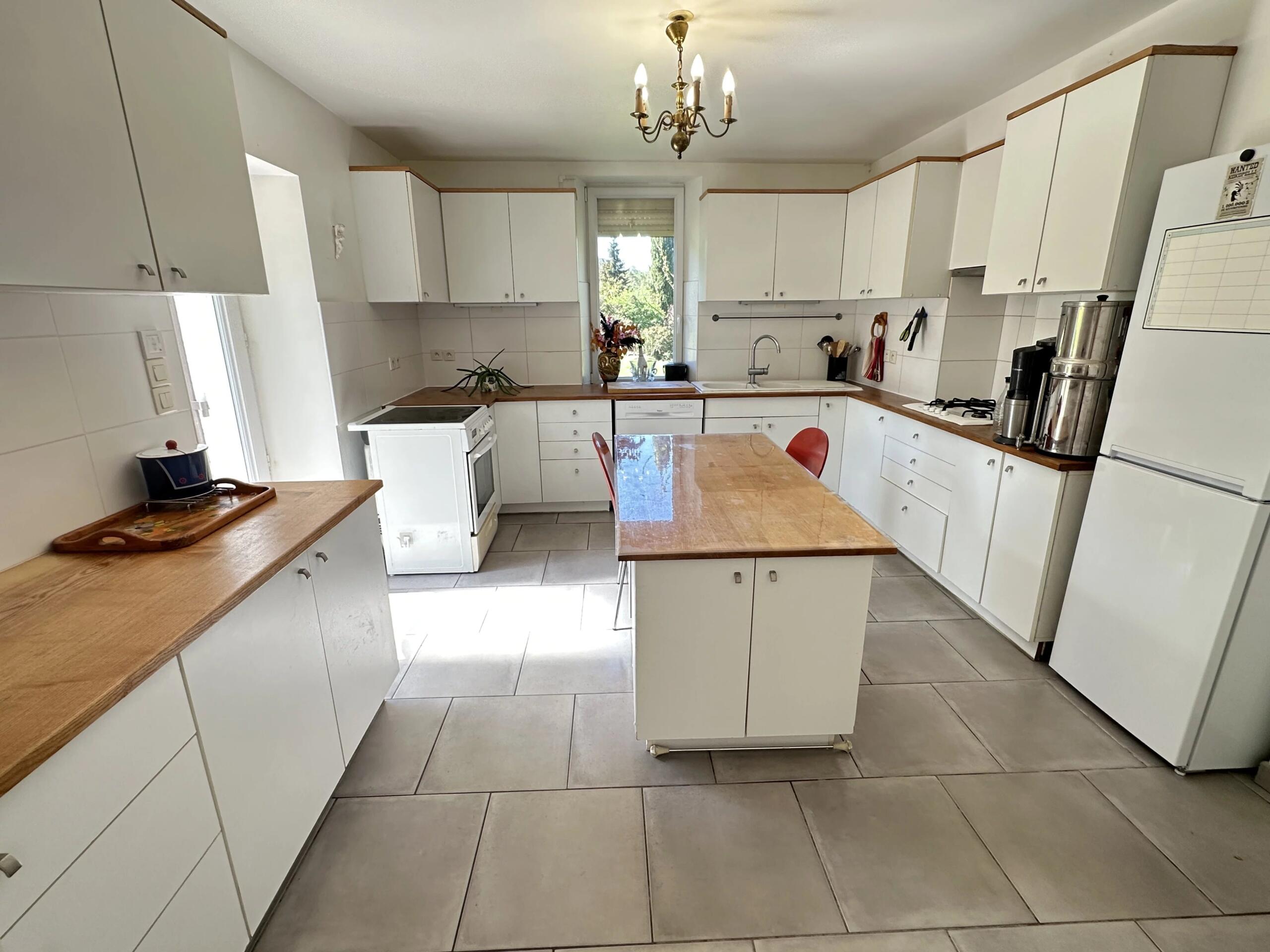 Charming Estate with Guest House, Pool and Outbuildings approx. 1 hour from Bordeaux,, Aquitaine – France – BVI85819