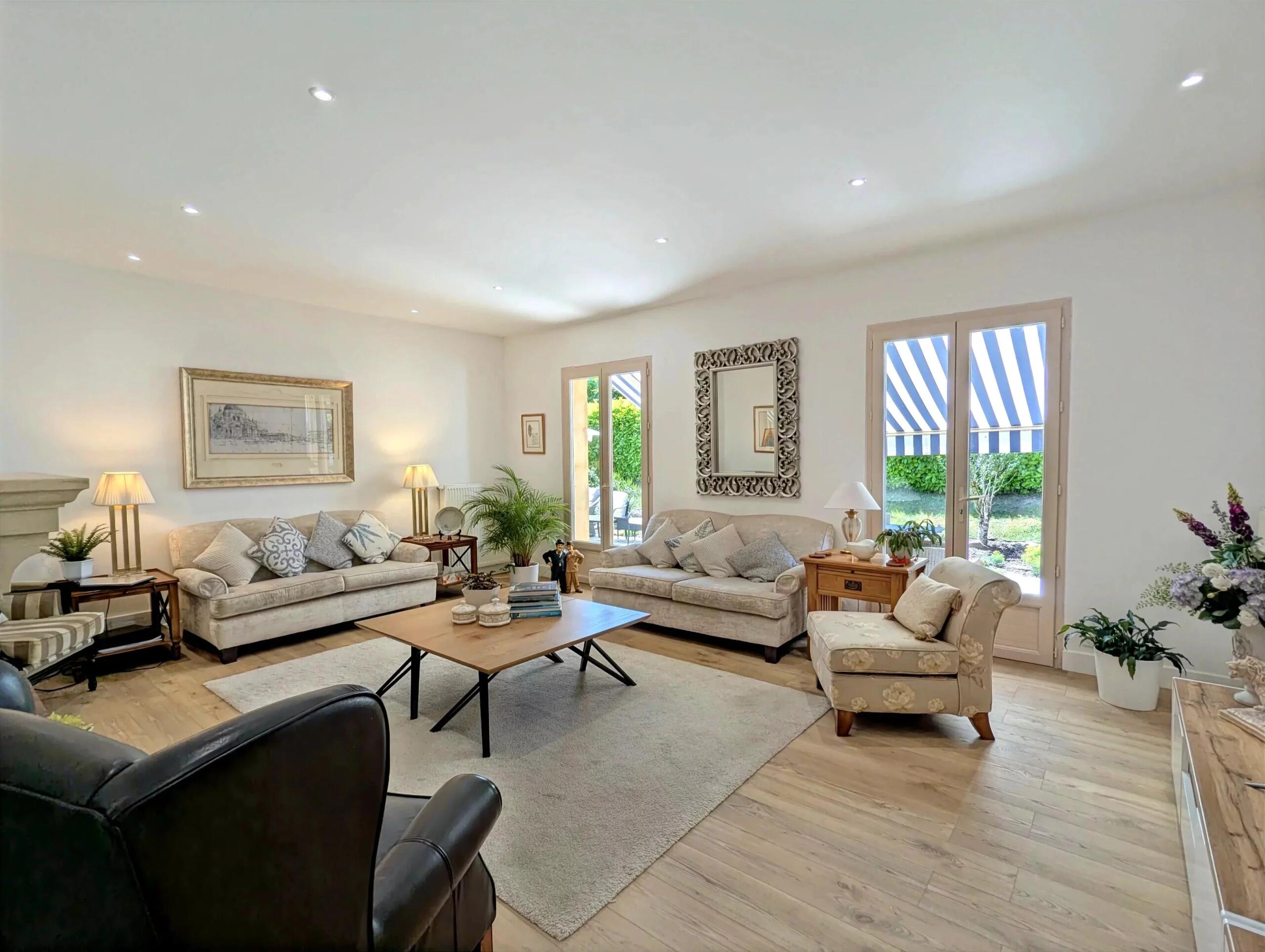Immaculate move-in-ready 3/4 bedroom home with views, Auvergne – France – BVI85756