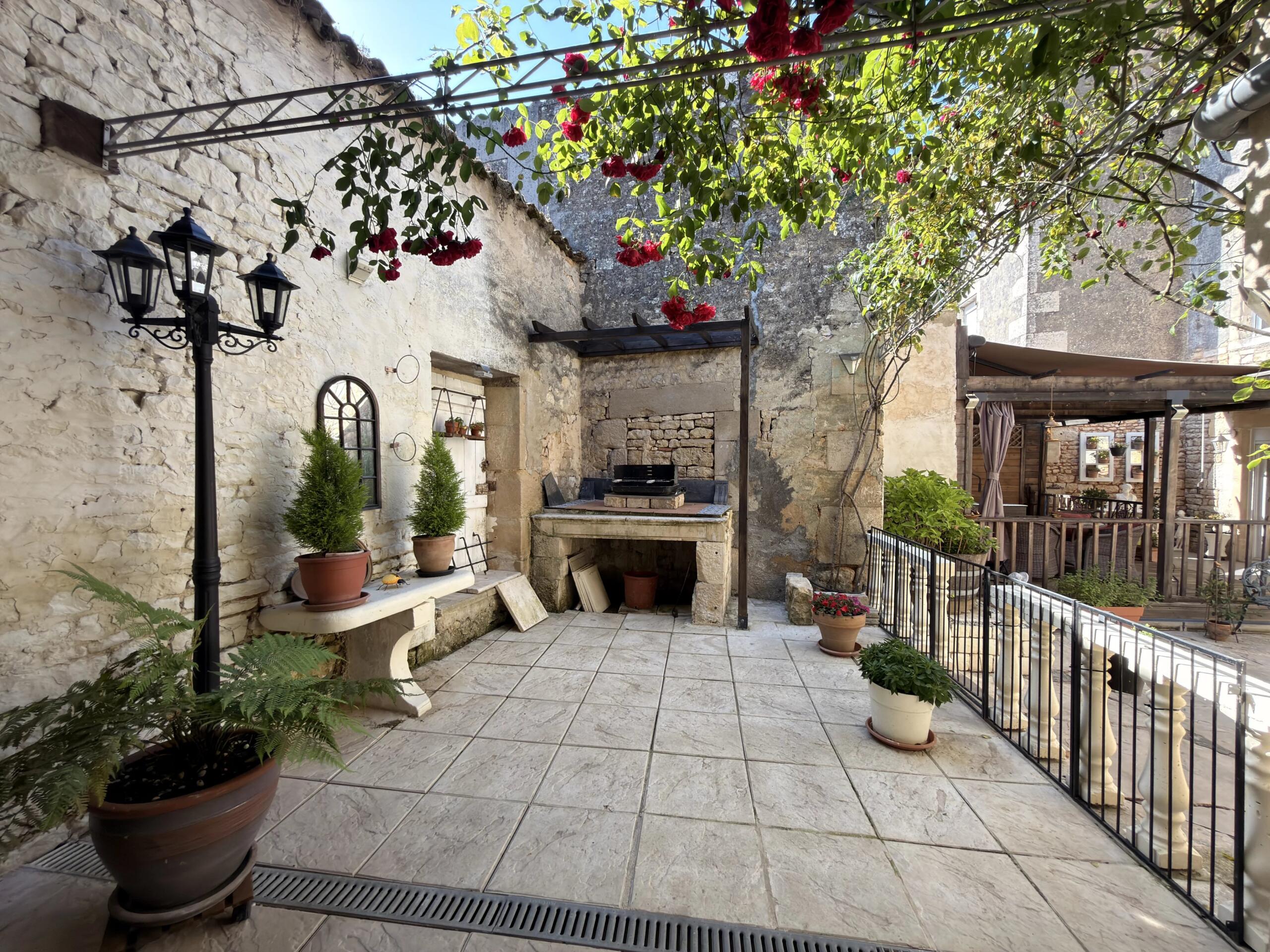 Beautifully Renovated Town Property with Guest Accommodation Potential, Barn and Separate Land, Poitou-Charentes – France – BVI85874