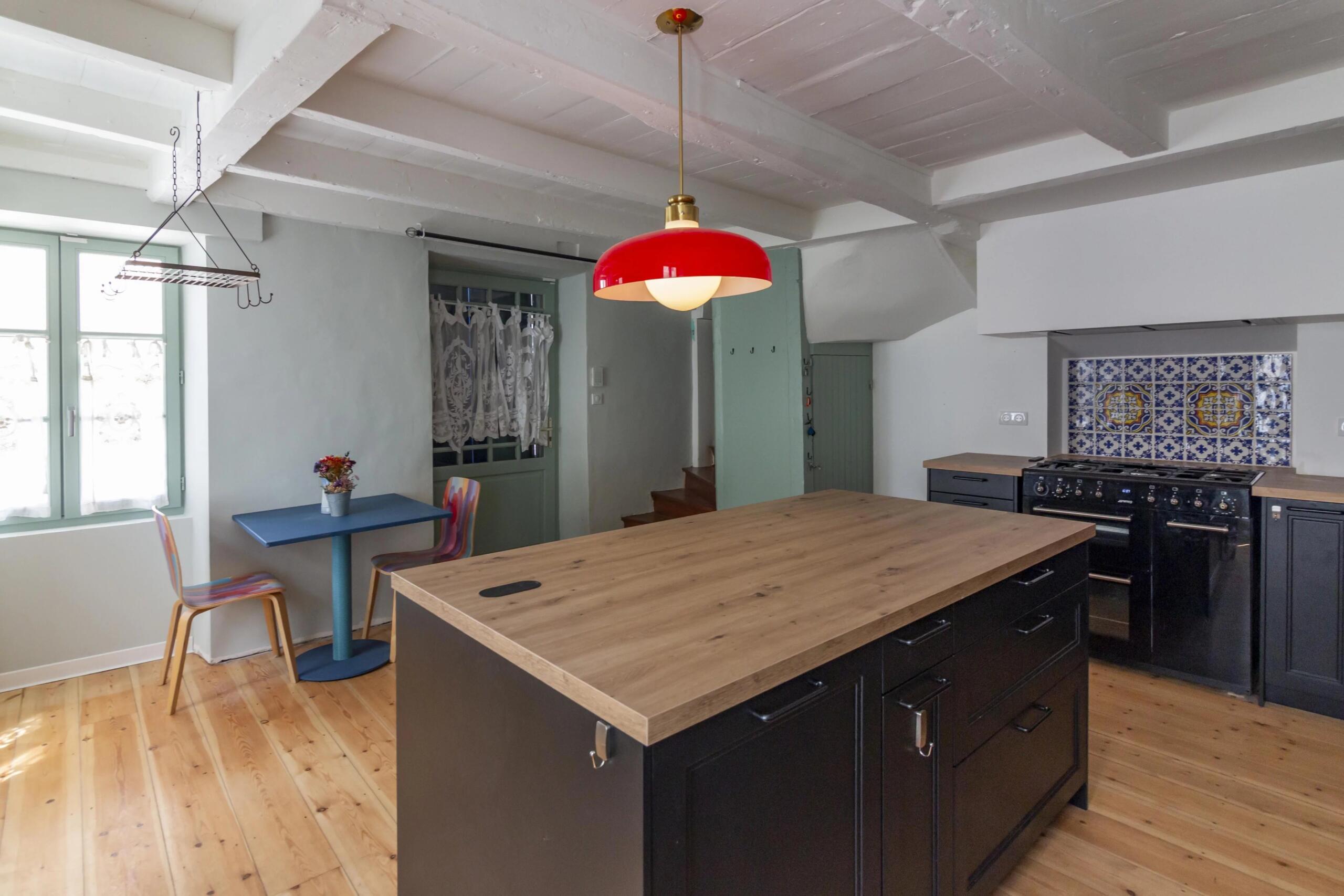 Attractive townhouse packed with character and with a roof terrace with river views, Poitou-Charentes – France – BVI85186
