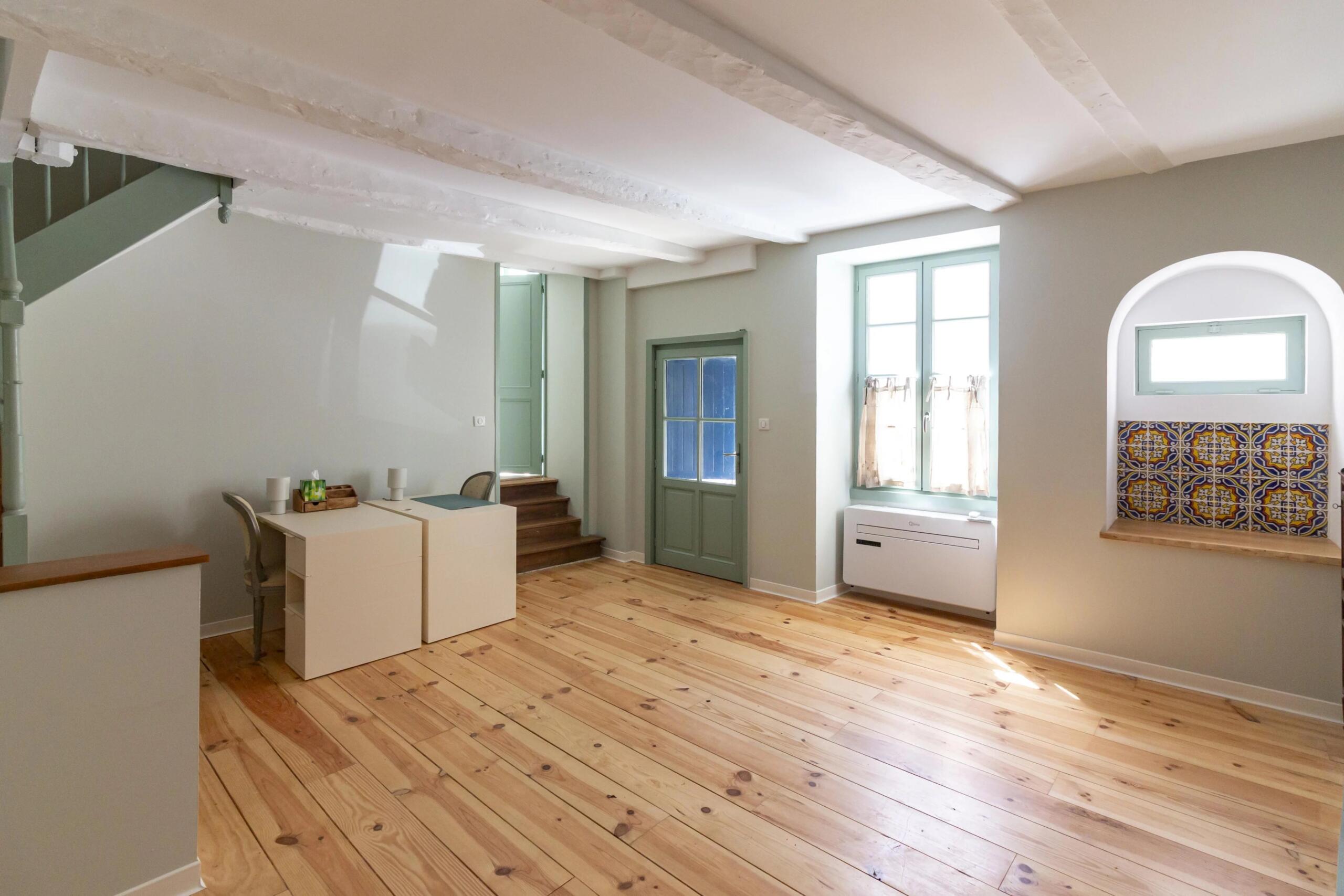 Attractive townhouse packed with character and with a roof terrace with river views, Poitou-Charentes – France – BVI85186