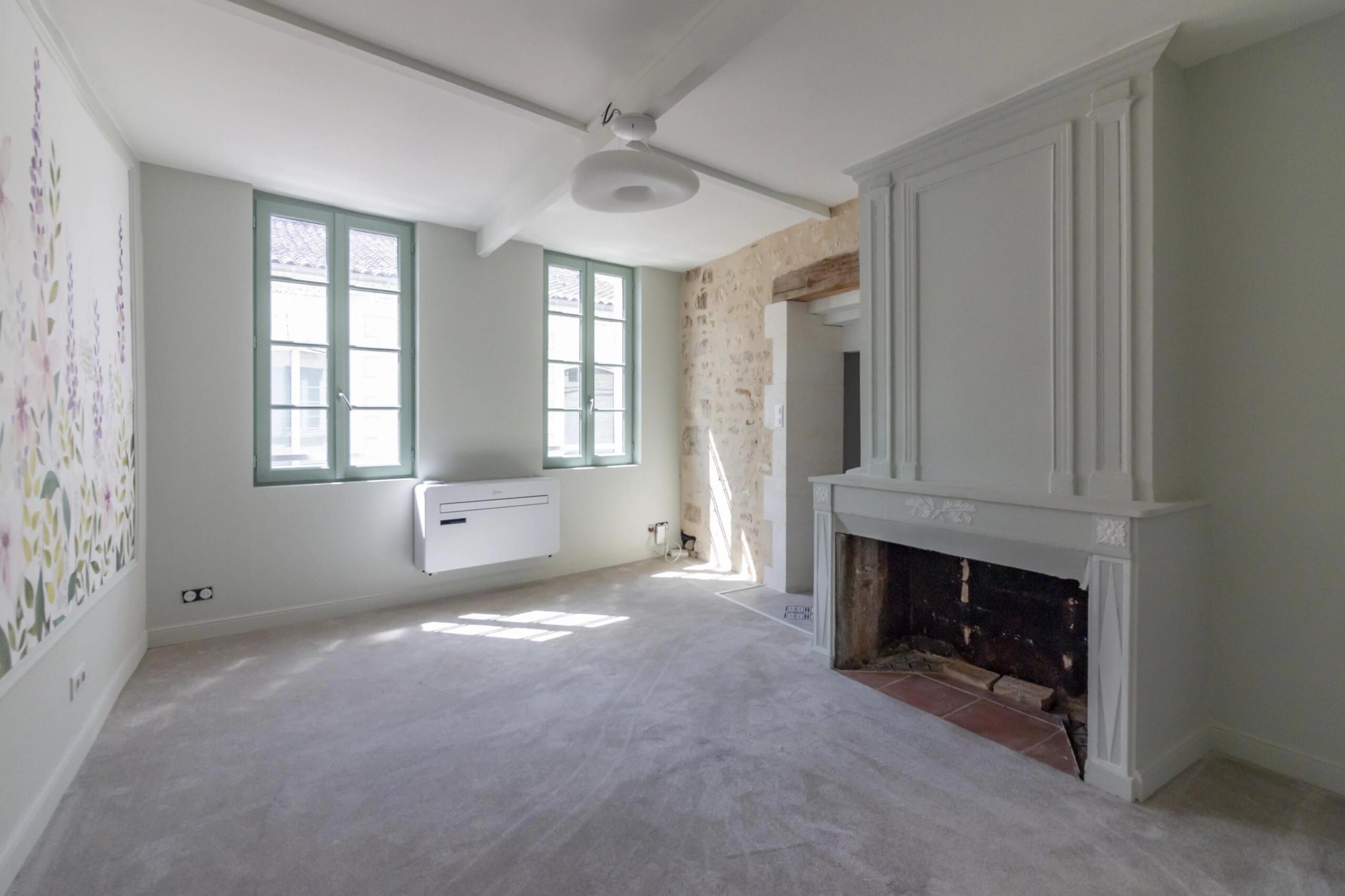 Attractive townhouse packed with character and with a roof terrace with river views, Poitou-Charentes – France – BVI85186