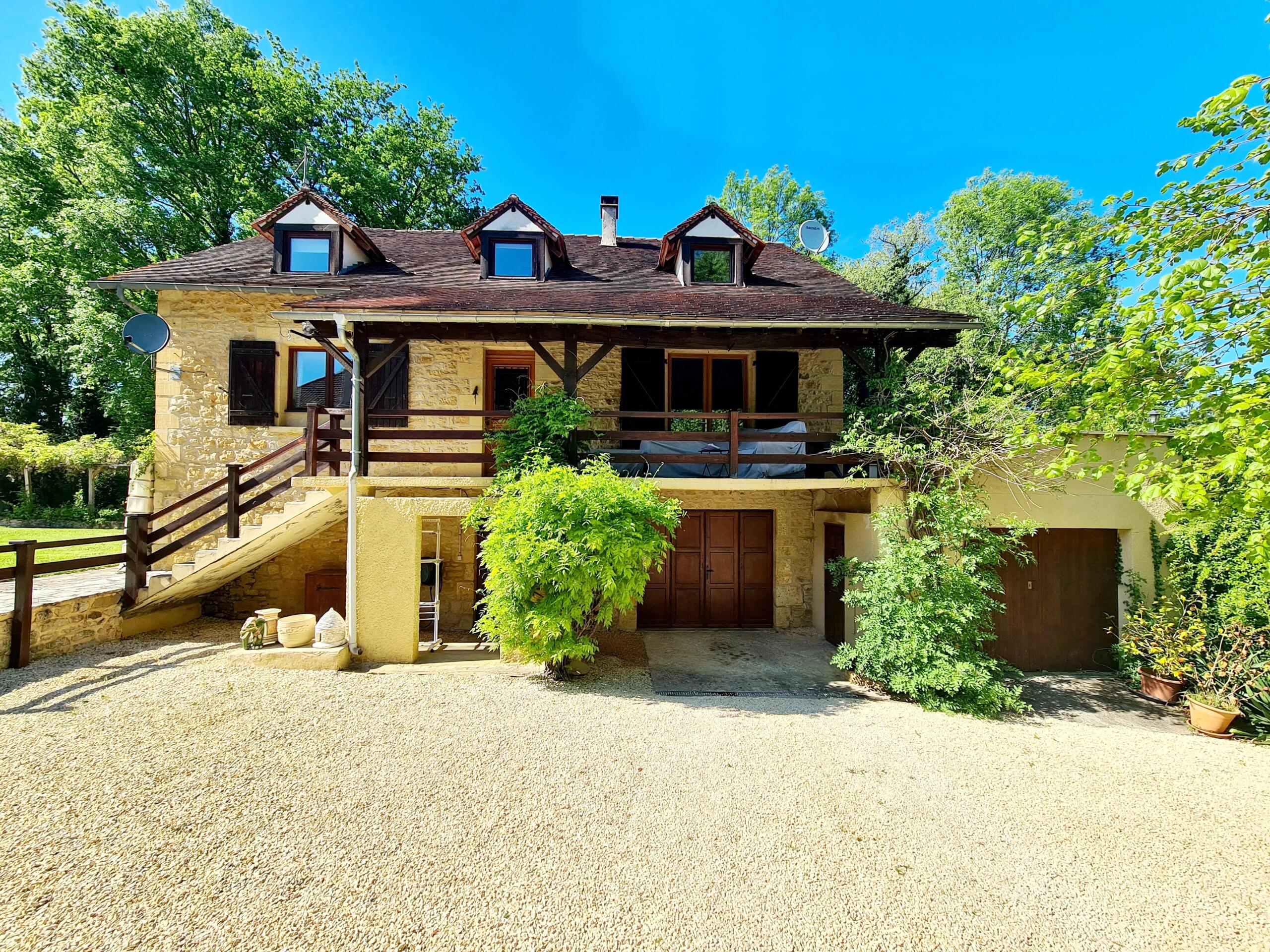 Charming house with 2 bedrooms, Pool and Land in Lamothe-Fénelon, Midi-Pyrénées – France – BVI70610