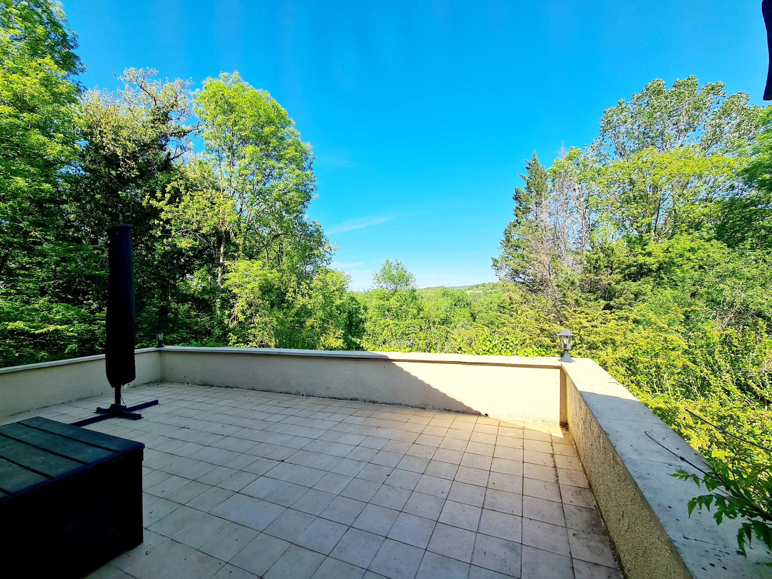 Charming house with 2 bedrooms, Pool and Land in Lamothe-Fénelon, Midi-Pyrénées – France – BVI70610