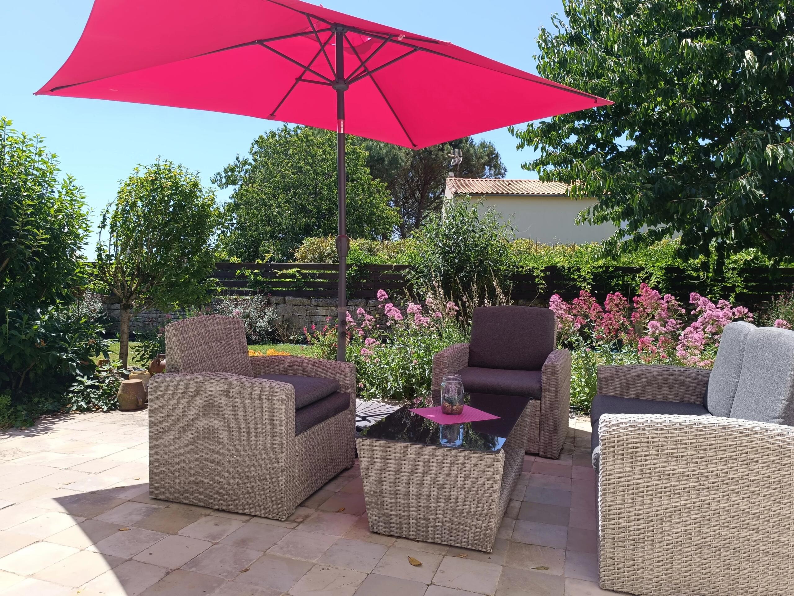 Viillage house wth pool and amenities within walking distance, Pays de la Loire – France – BVI85783