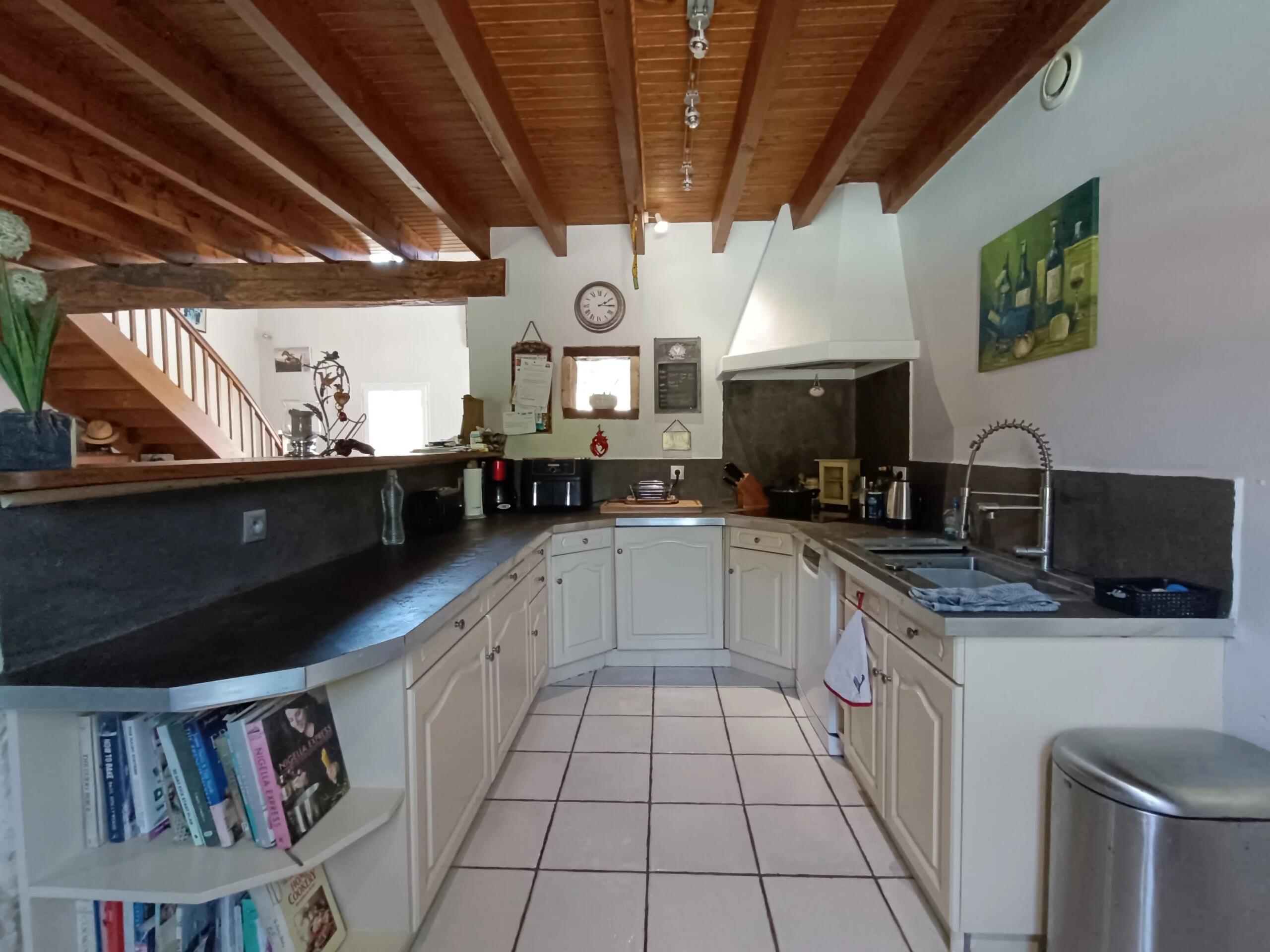 Viillage house wth pool and amenities within walking distance, Pays de la Loire – France – BVI85783
