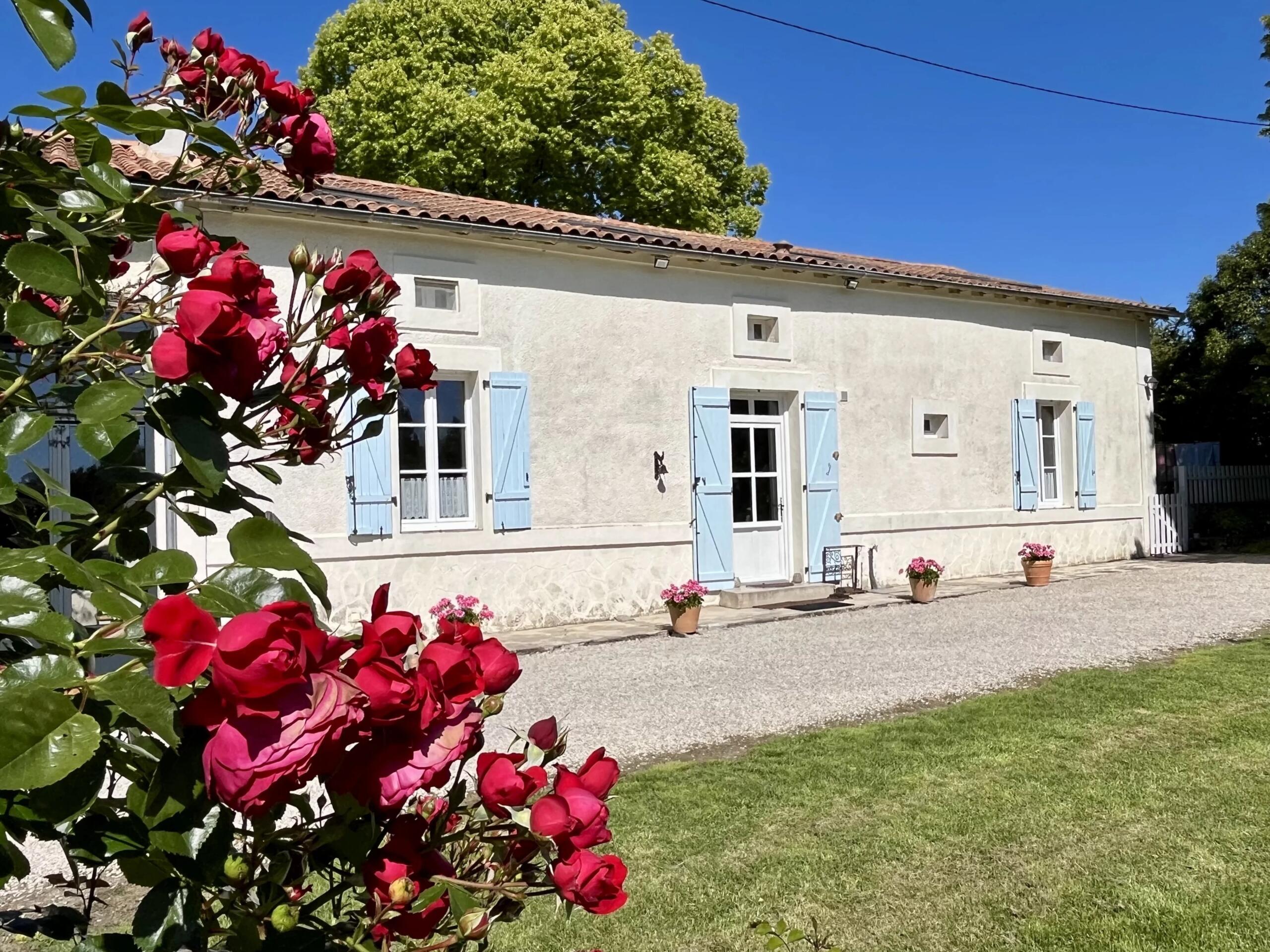Beautiful ensemble of accommodation in spectacular setting, Poitou-Charentes – France – BVI85383