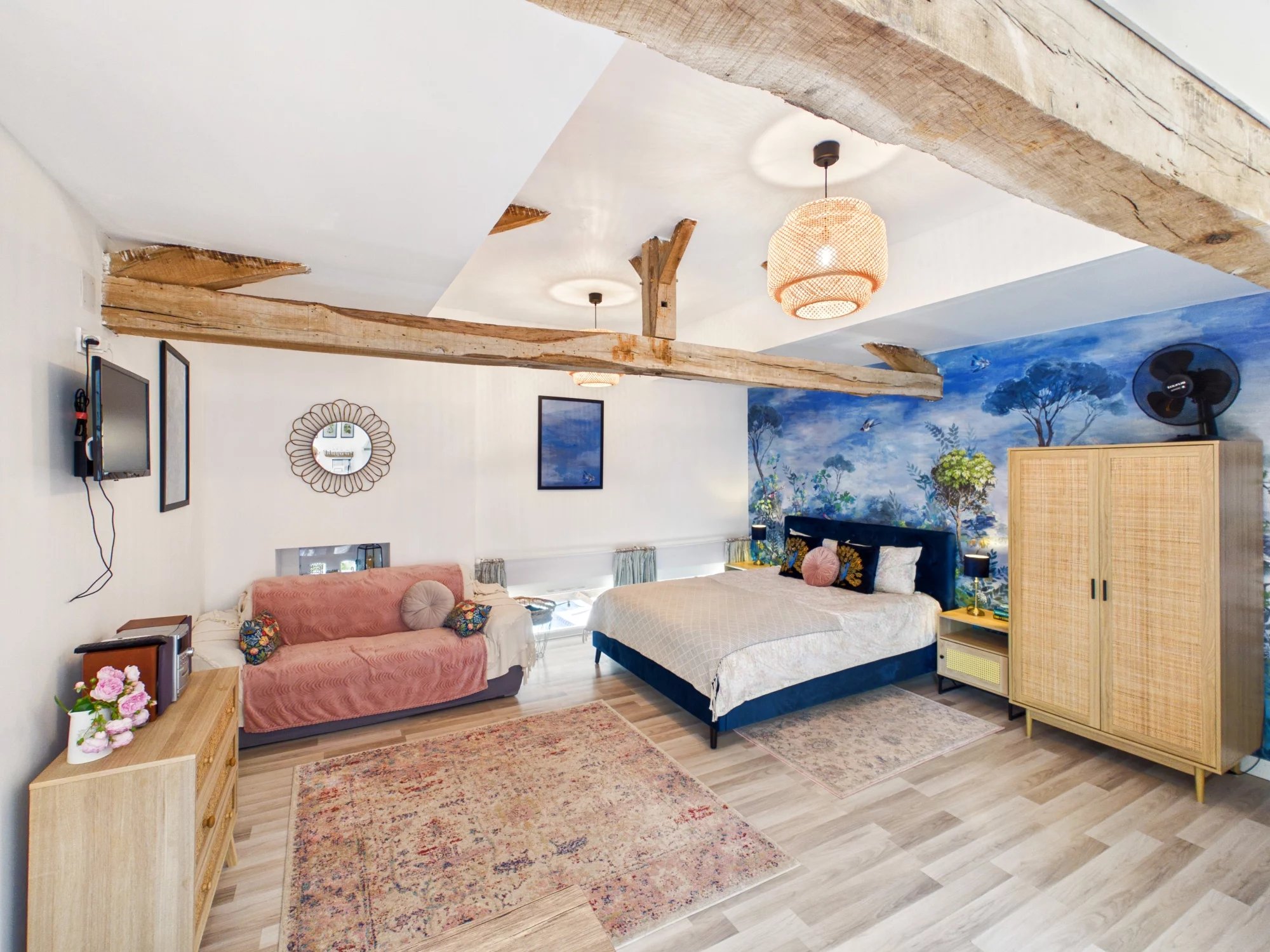 Beautiful ensemble of accommodation in spectacular setting, Poitou-Charentes – France – BVI85383