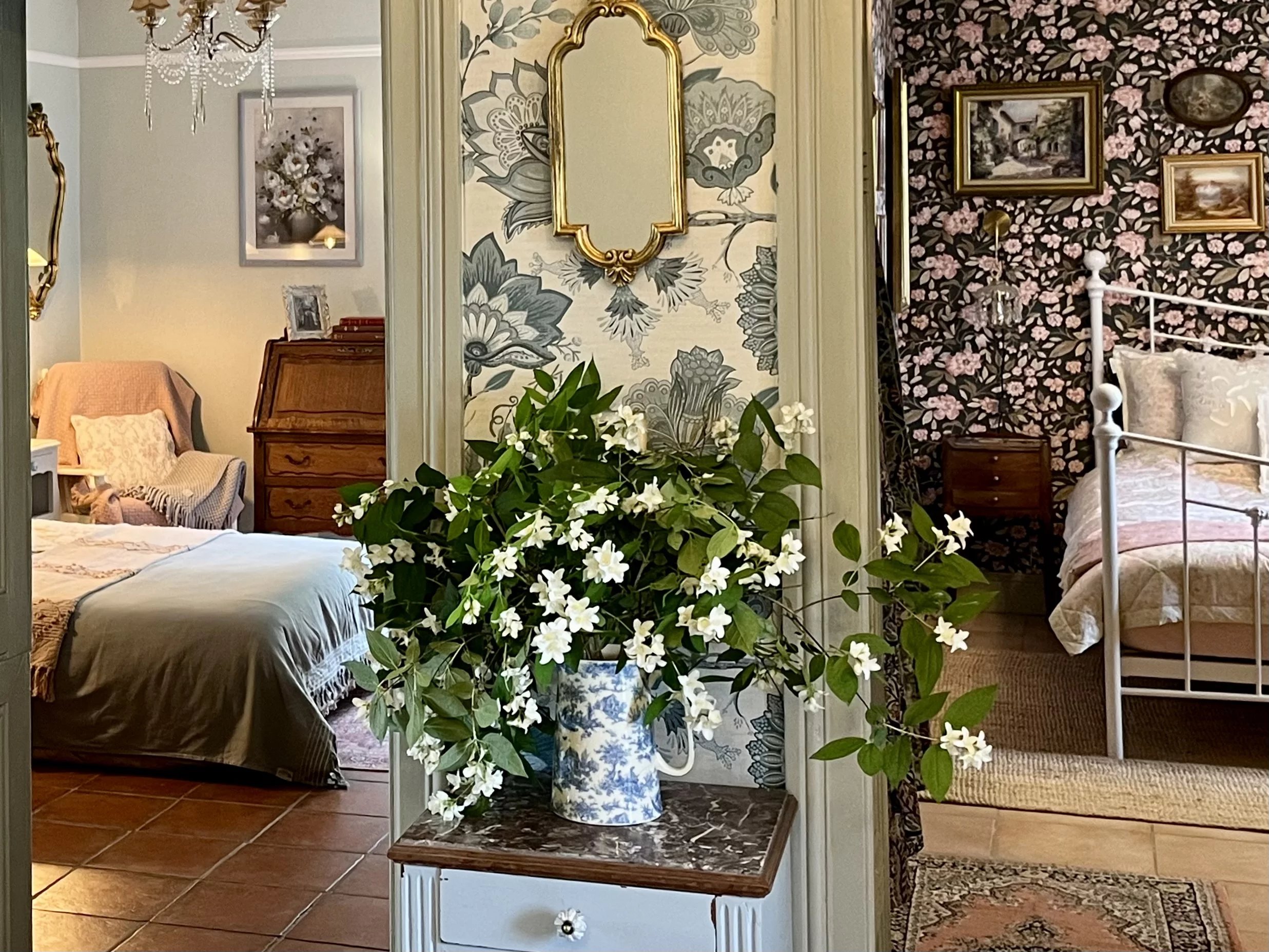 Beautiful ensemble of accommodation in spectacular setting, Poitou-Charentes – France – BVI85383