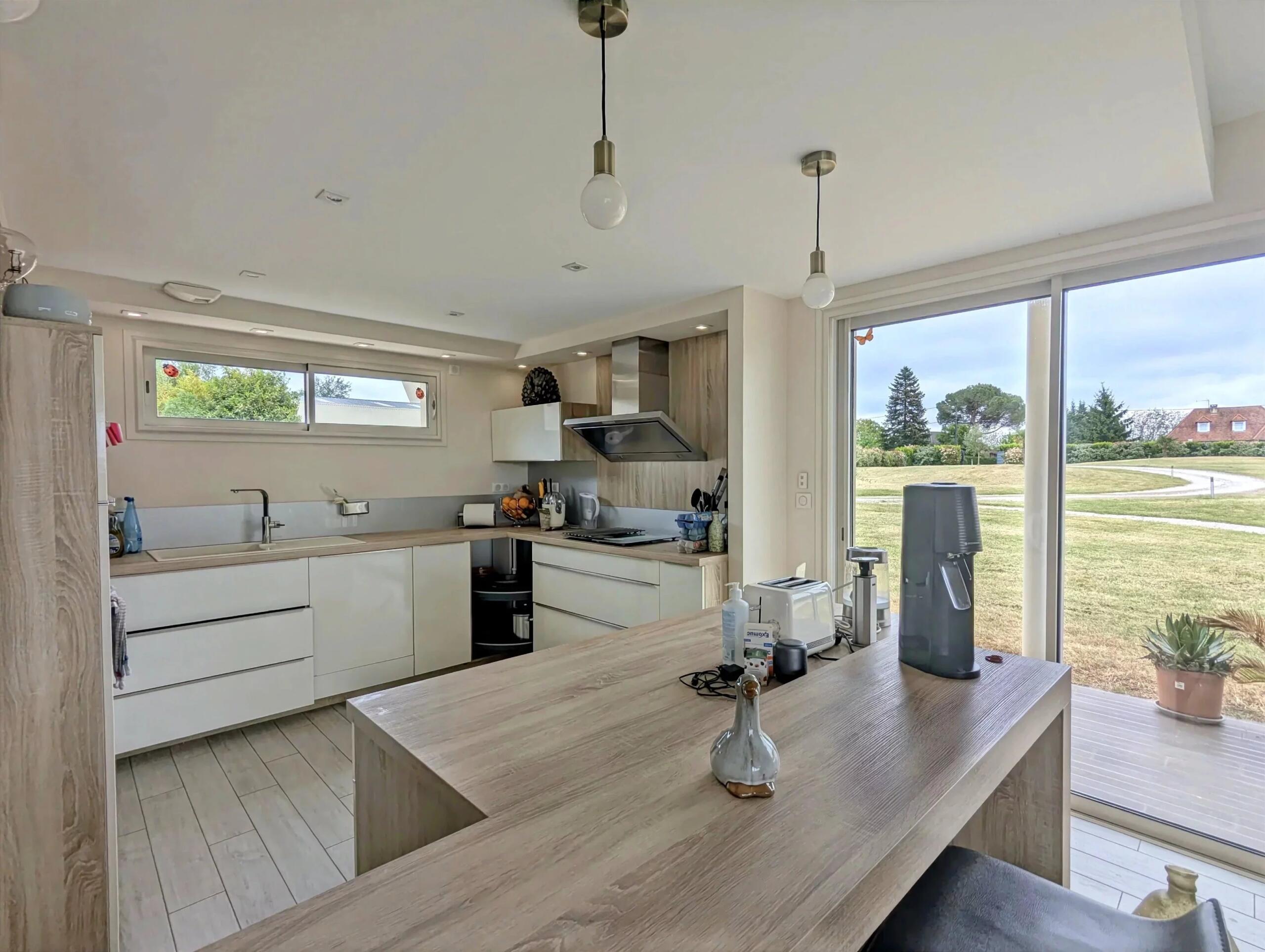 Contemporary 4-bedroom property with pool and exceptional energy efficiency, walking distance of Salignac-Eyvigues, Aquitaine – France – BVI85397