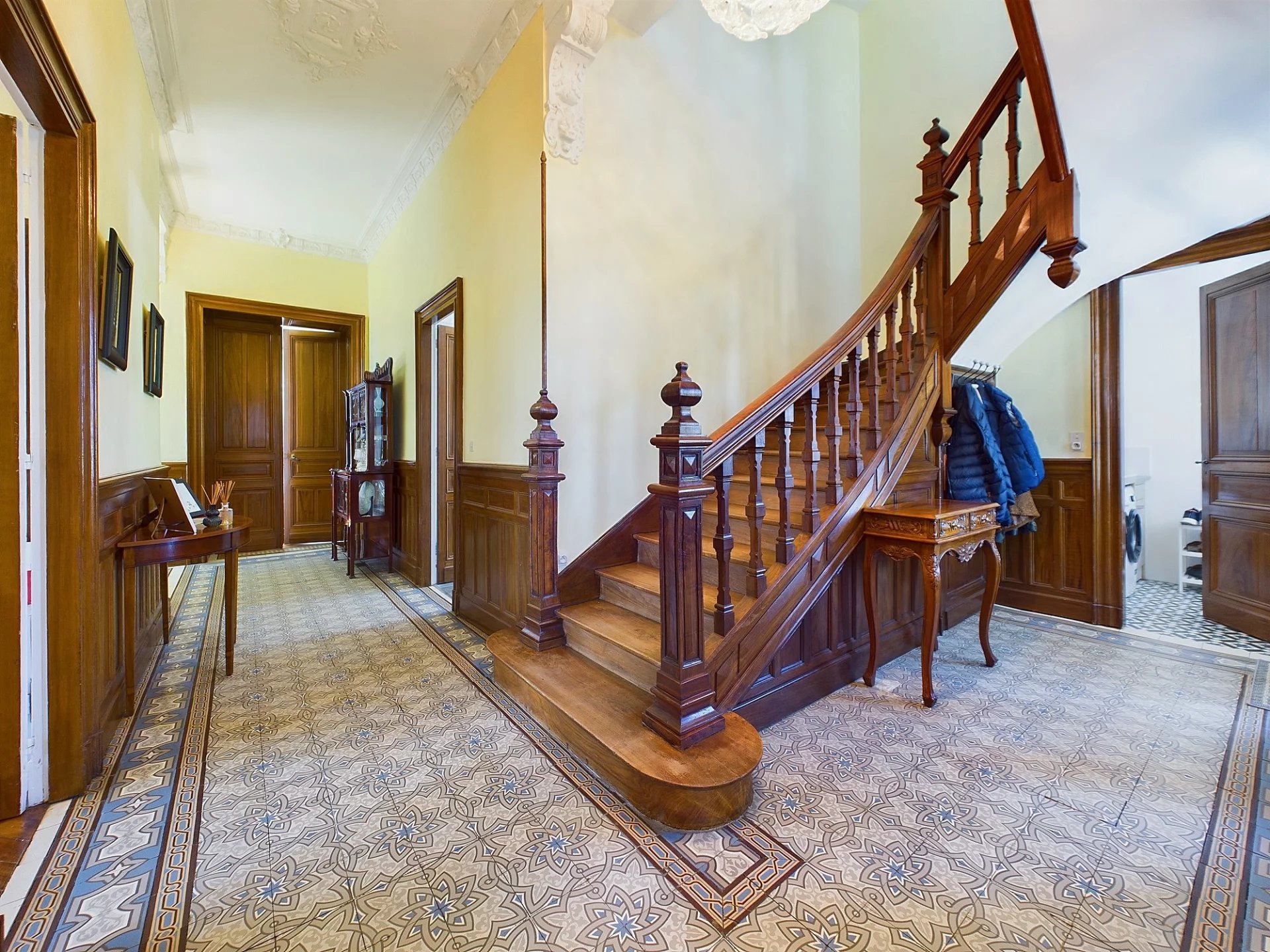 Stunning Art Nouveau property with guest cottage close to Agen, Aquitaine – France – BVI75171