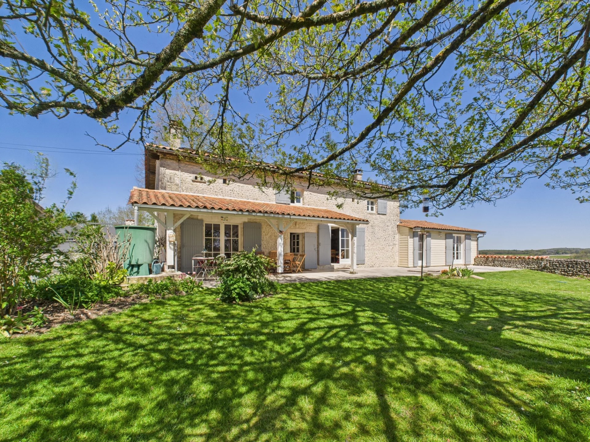 Charming 3 Bedroom Stone House with Modern Amenities near Chalais, Poitou-Charentes – France – BVI79997