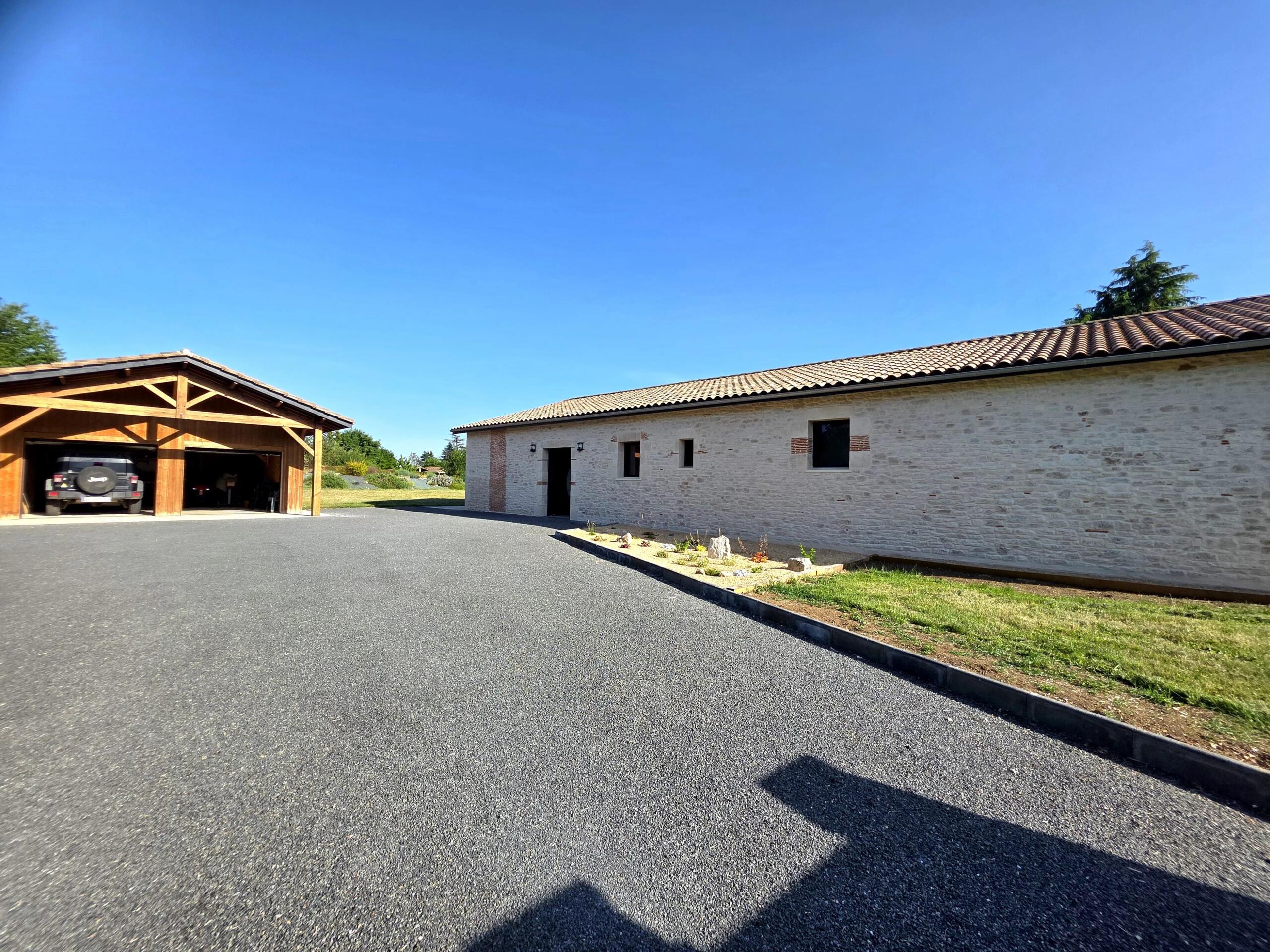 CLOSE TO EYMET –  4 bed bungalow with garage, Aquitaine – France – BVI85610