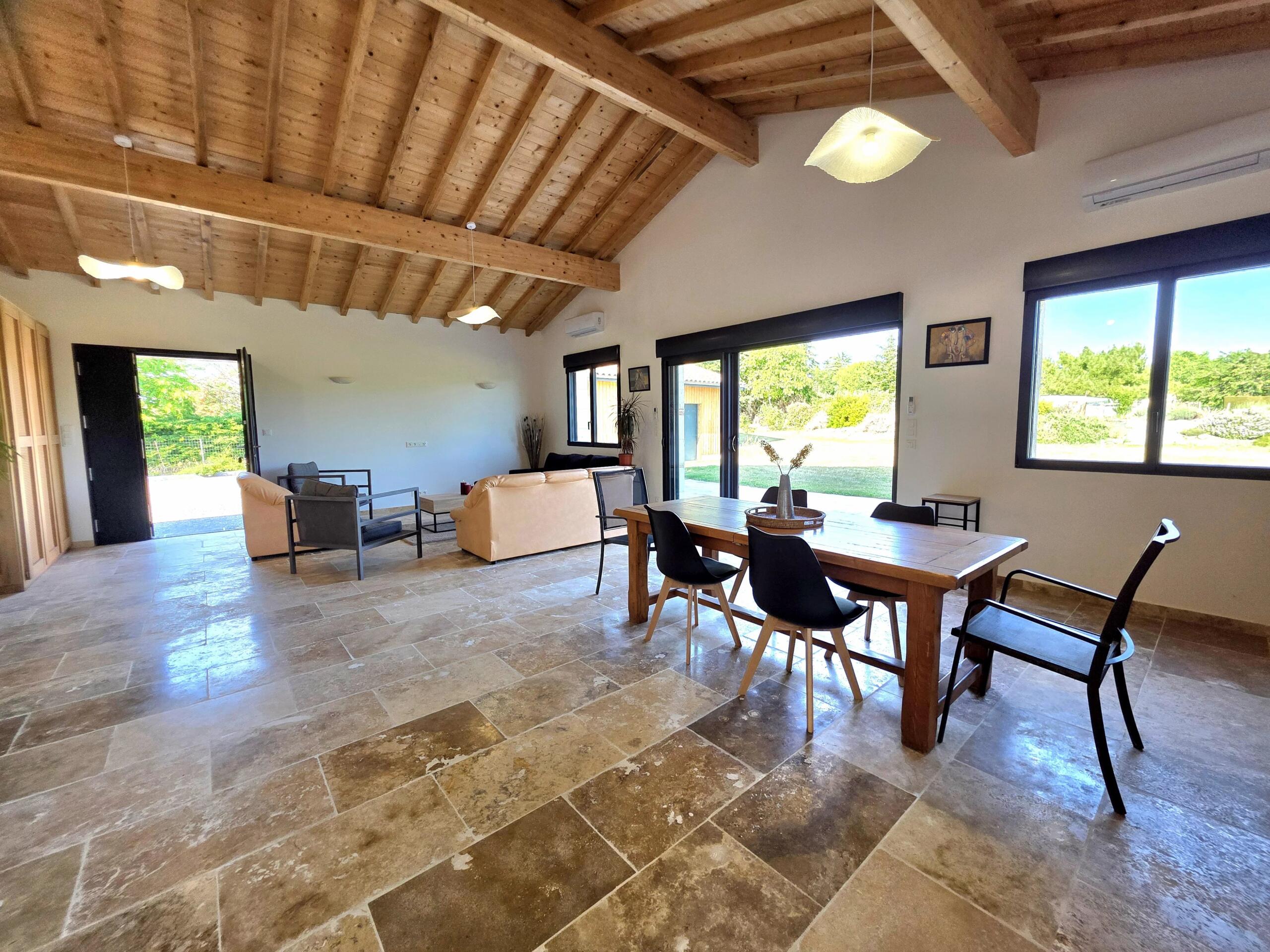 CLOSE TO EYMET –  4 bed bungalow with garage, Aquitaine – France – BVI85610