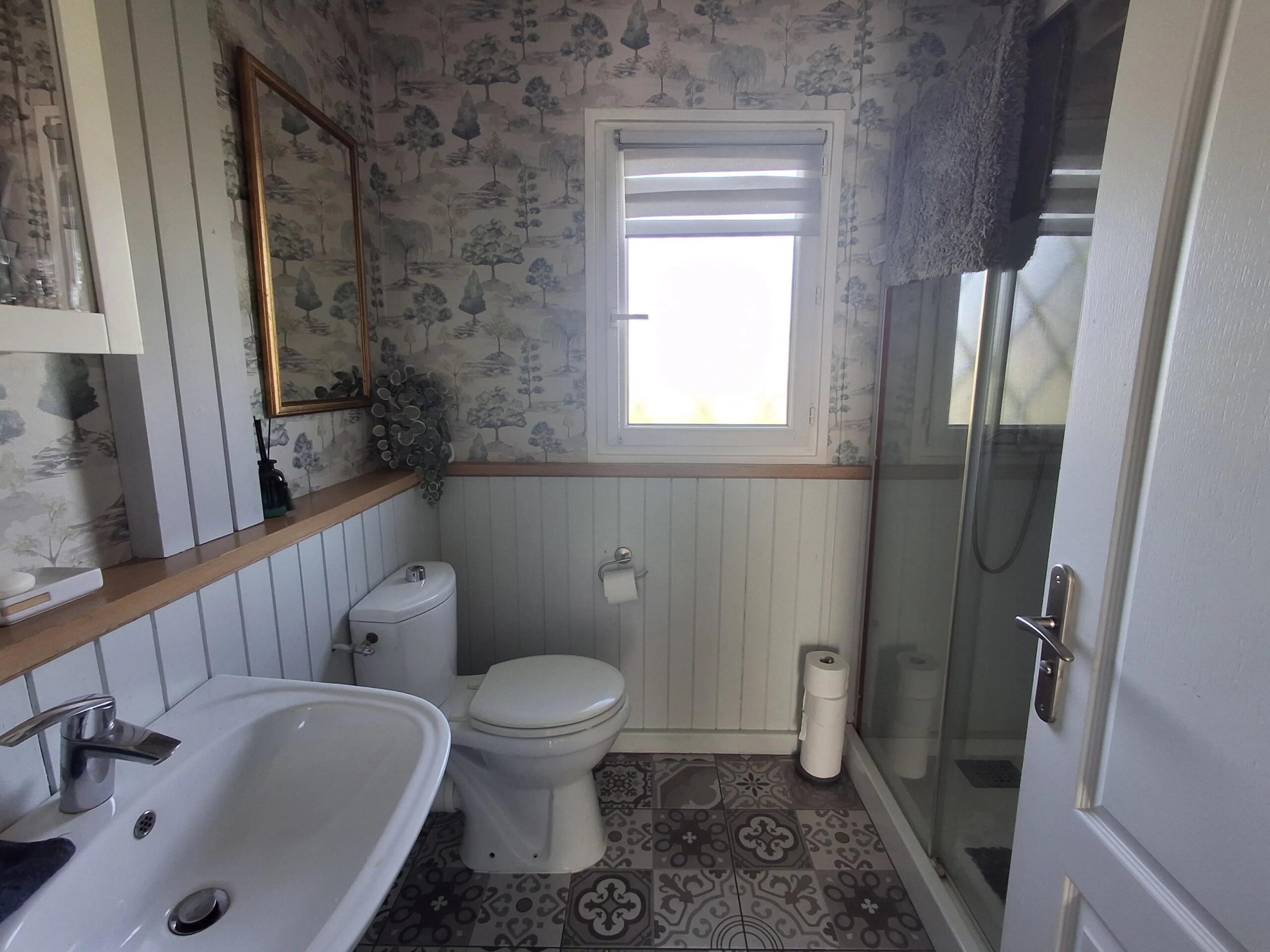 Beautifully presented single-storey home with large, pretty garden, Limousin – France – BVI85460