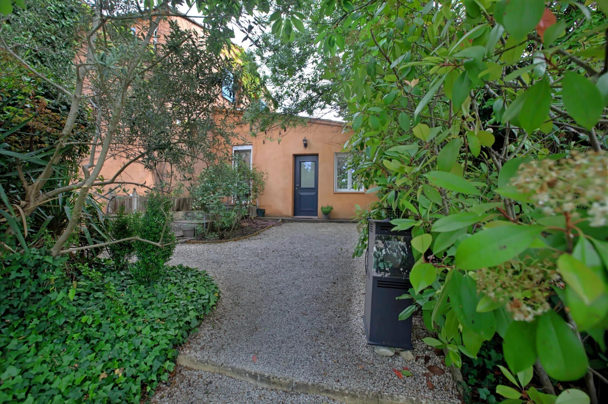 Village house 208 m² with pool in Puy-Sainte-Réparade, Provence-Alpes-Côte d’Azur – France – BVI84532