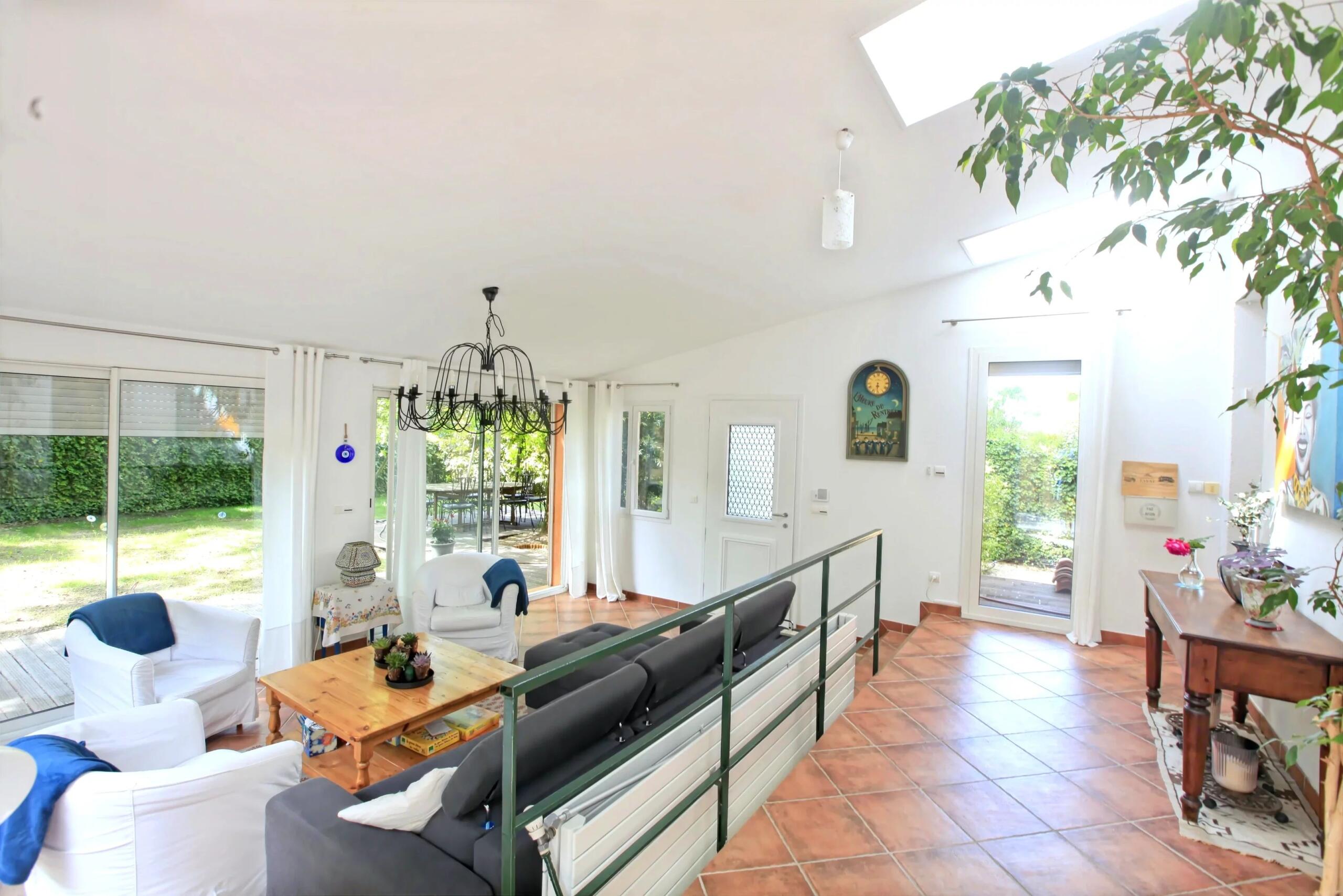 Village house 208 m² with pool in Puy-Sainte-Réparade, Provence-Alpes-Côte d’Azur – France – BVI84532