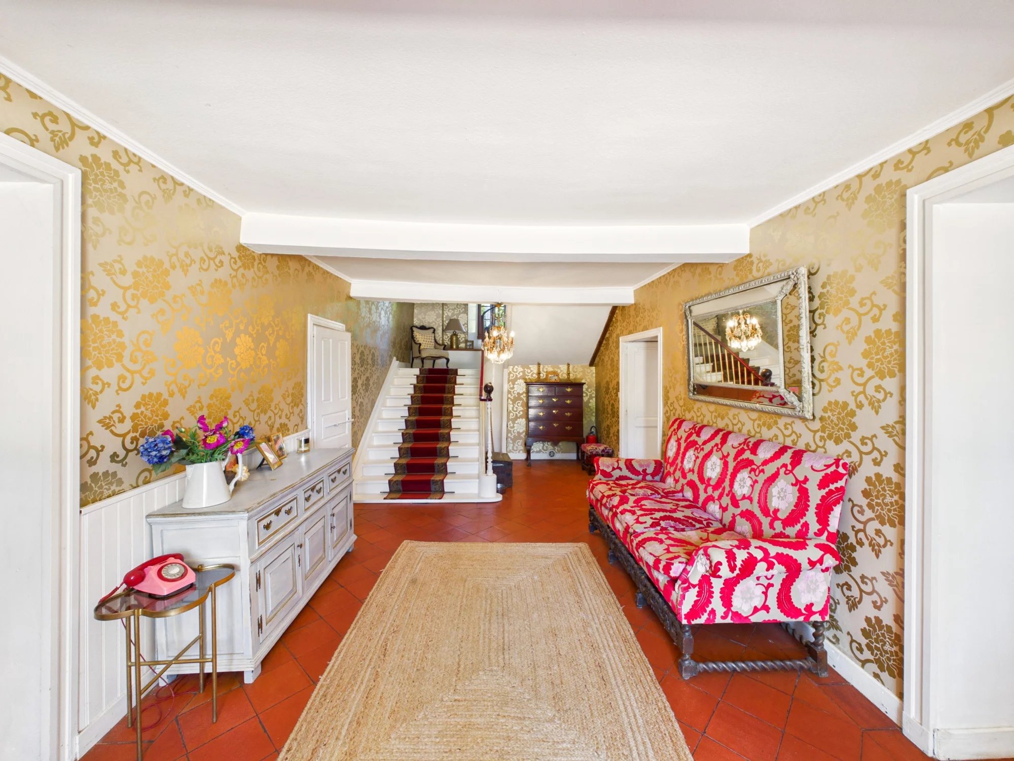 Medieval chateau with 6.5 hectares land and independent cottages and fabulous views, Midi-Pyrénées – France – BVI65682