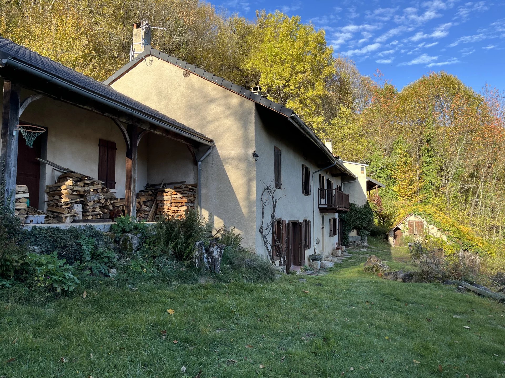 Substantial Charming Farmhouse Retreat with Panoramic Valley Views, Midi-Pyrénées – France – BVI83455