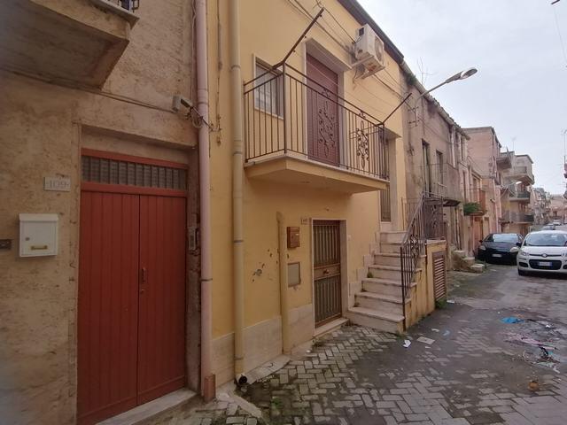 Renovated Townhouse in Sicily – Casa Termini Via Crispi