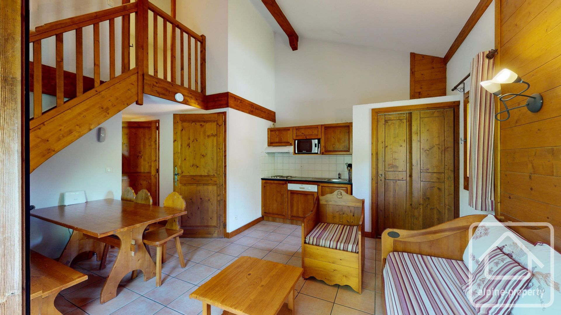 A Desirable Two-bedroom Duplex Near Samoëns Centre, Offering Excellent Amenities, Stunning Views, And Potential For Modernization. – RUAN