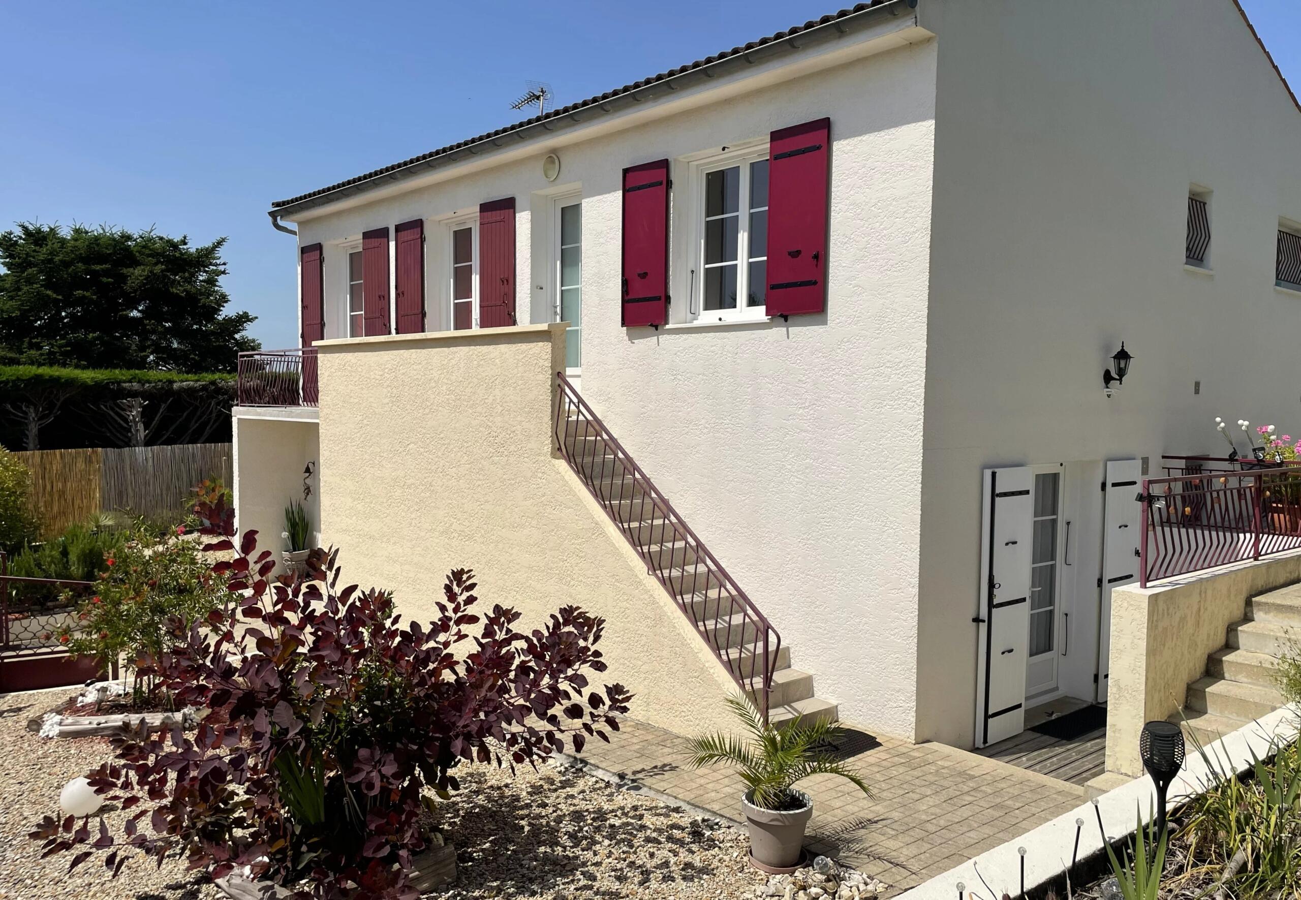 Family home with income potential close to Saintes, Poitou-Charentes – France – BVI78325