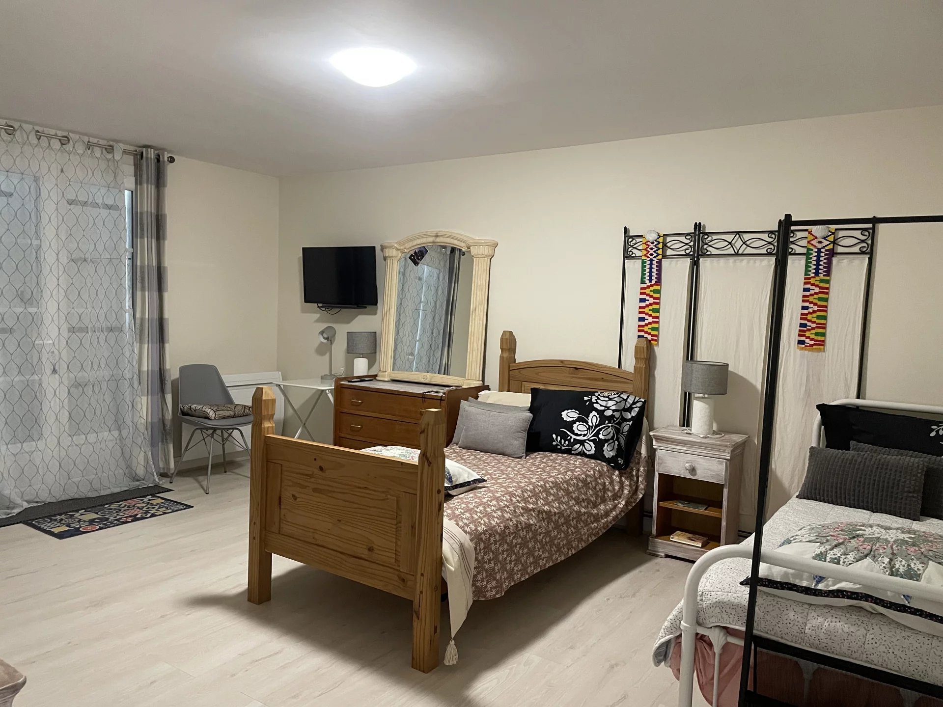 Family home with income potential close to Saintes, Poitou-Charentes – France – BVI78325