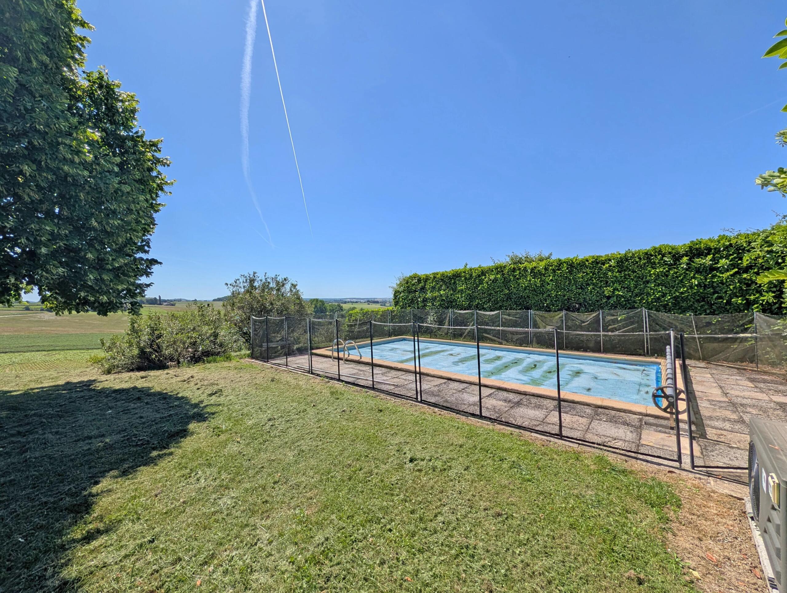 Rural stone farmhouse with fabulous views, Aquitaine – France – BVI85103