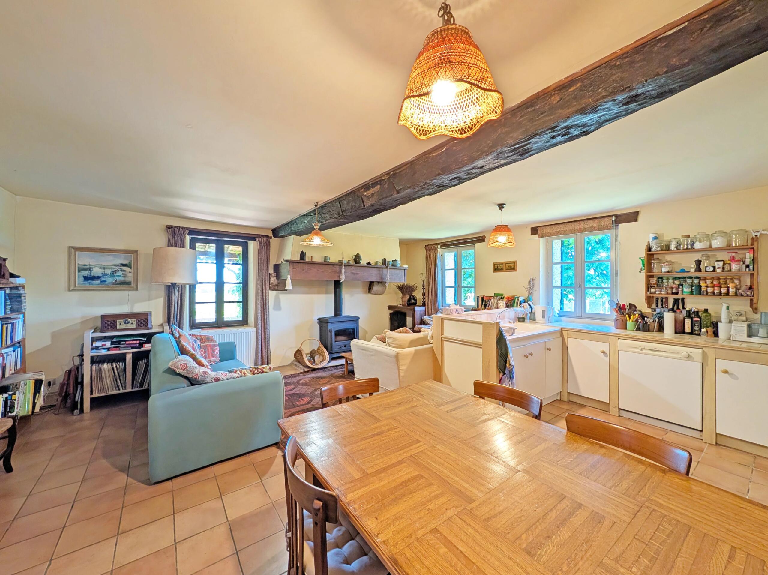 Rural stone farmhouse with fabulous views, Aquitaine – France – BVI85103