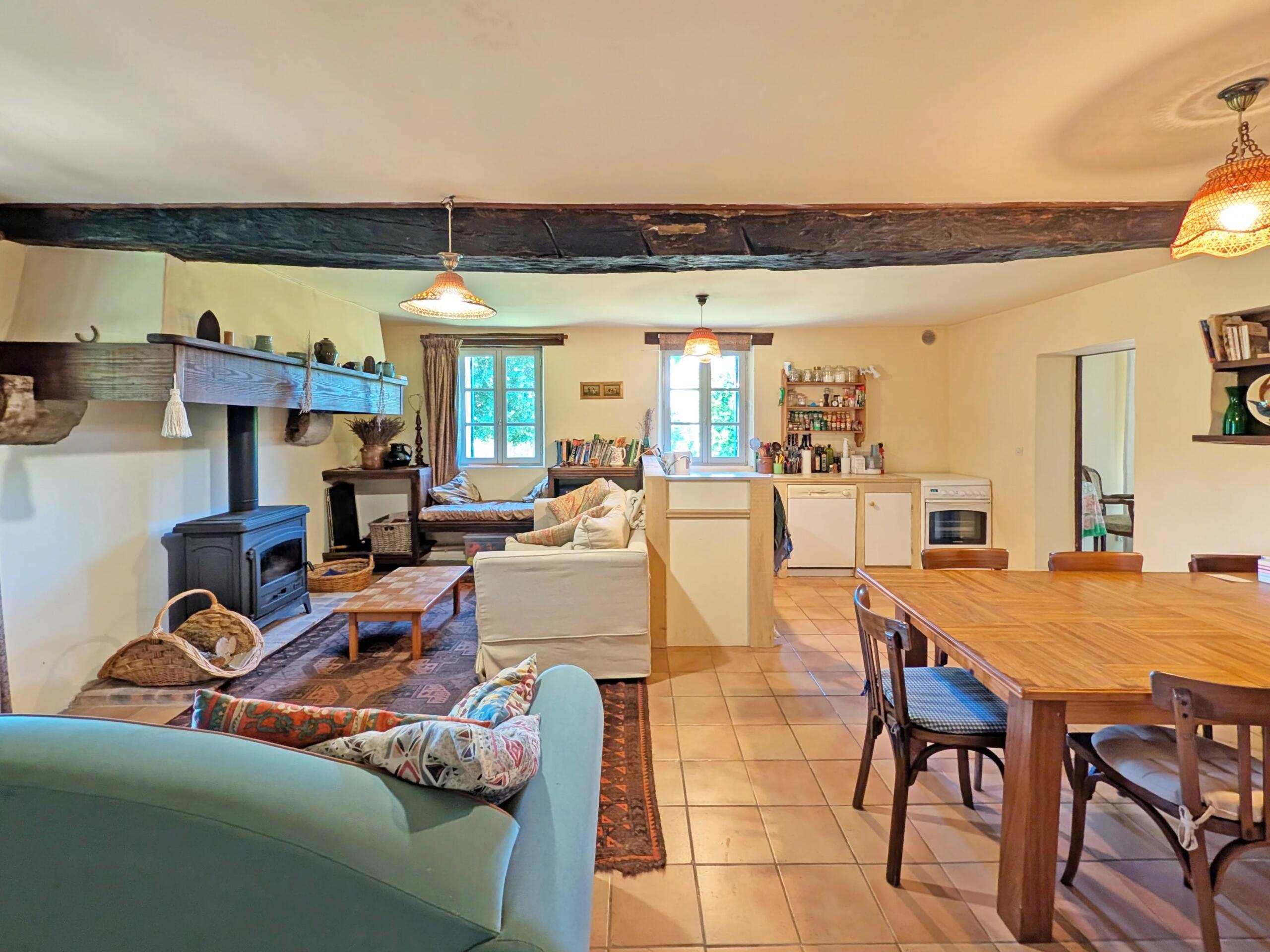 Rural stone farmhouse with fabulous views, Aquitaine – France – BVI85103