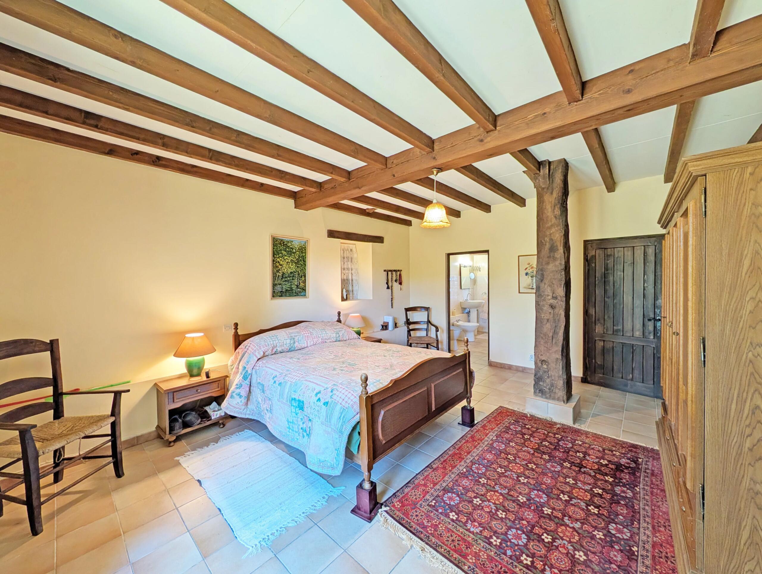 Rural stone farmhouse with fabulous views, Aquitaine – France – BVI85103