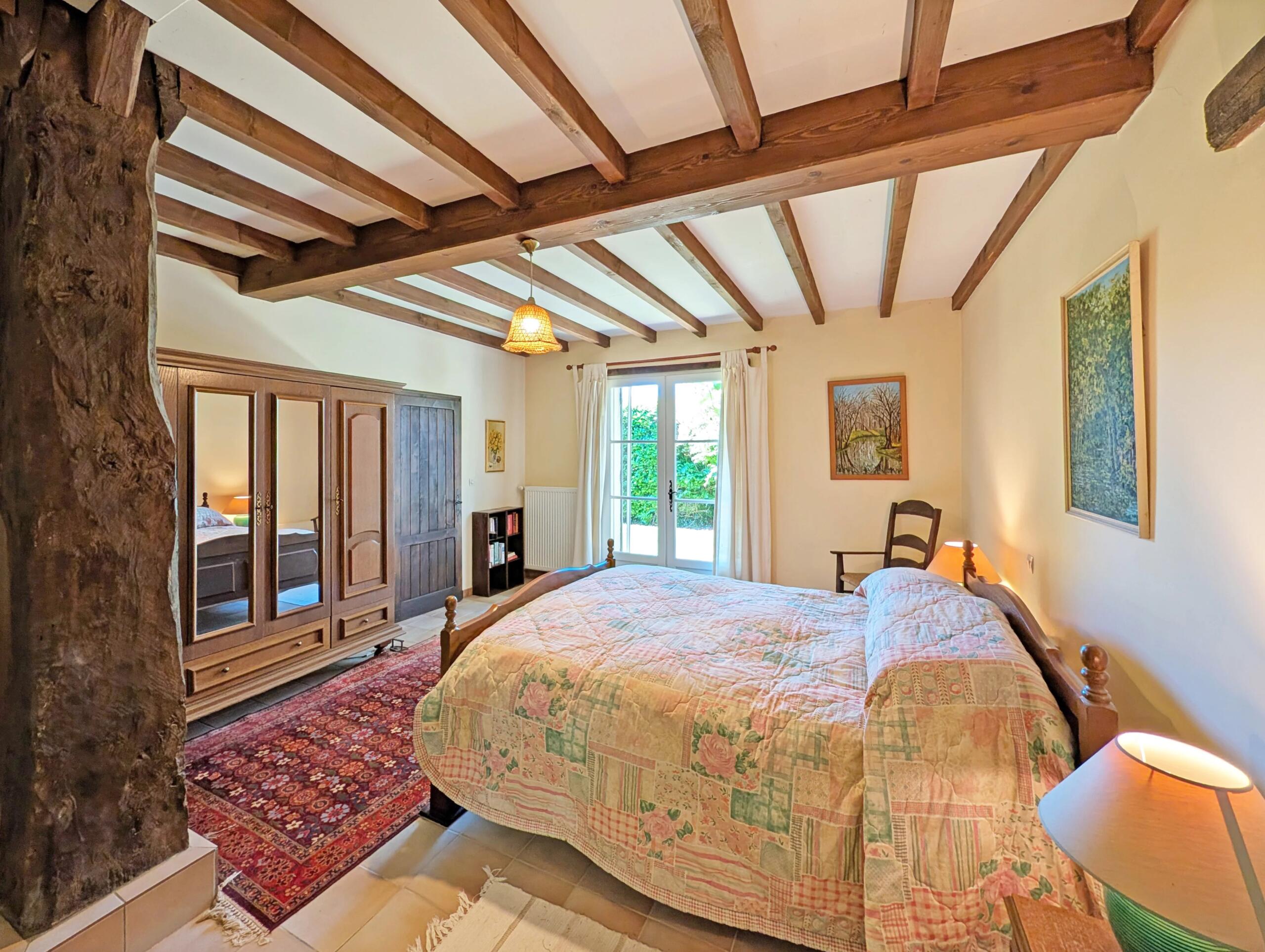 Rural stone farmhouse with fabulous views, Aquitaine – France – BVI85103